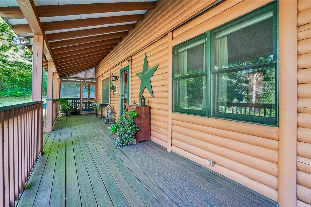 33 Quaker Rd, New Durham, NH 03855