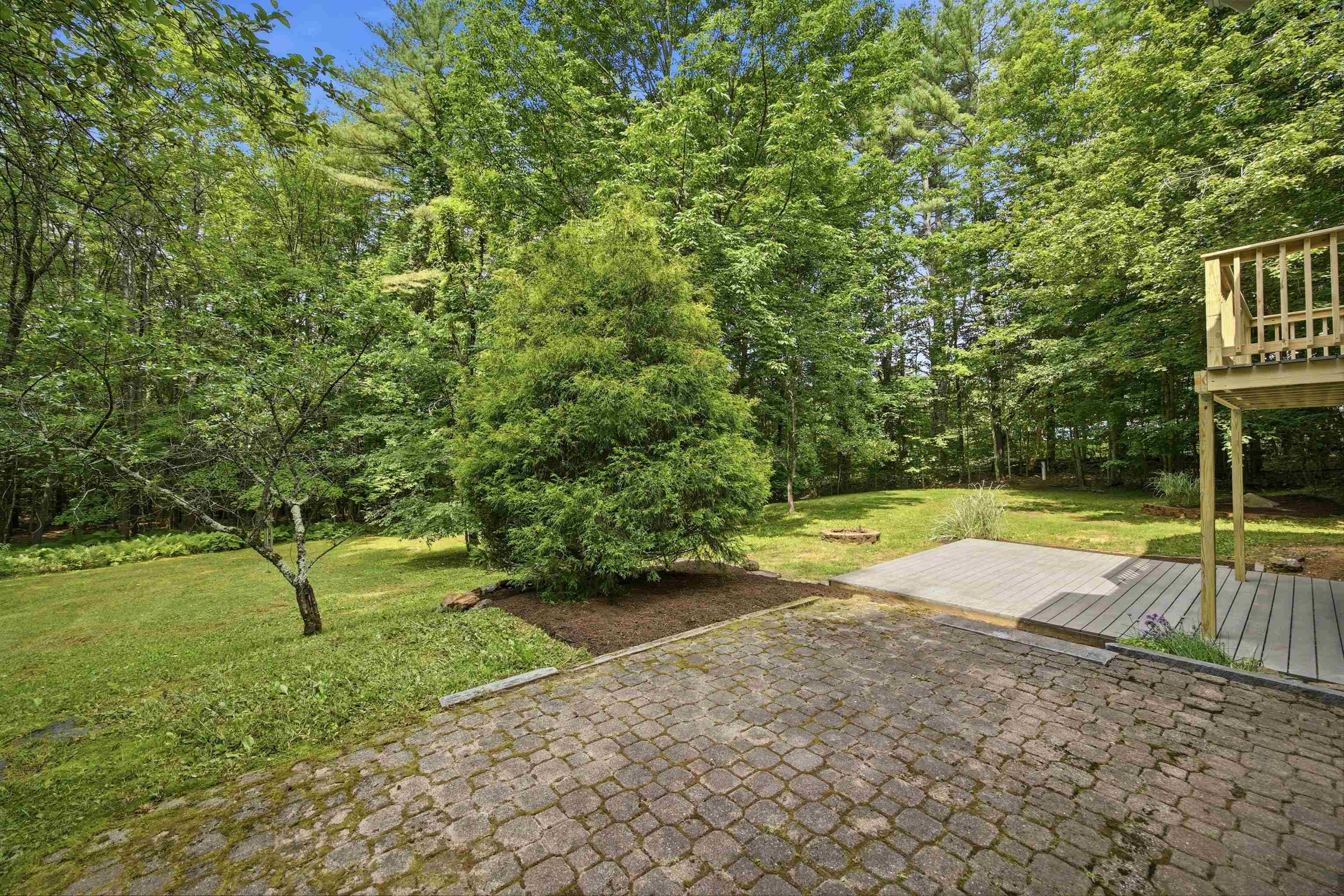 135 Lower Straw Rd, Hopkinton, NH 03229