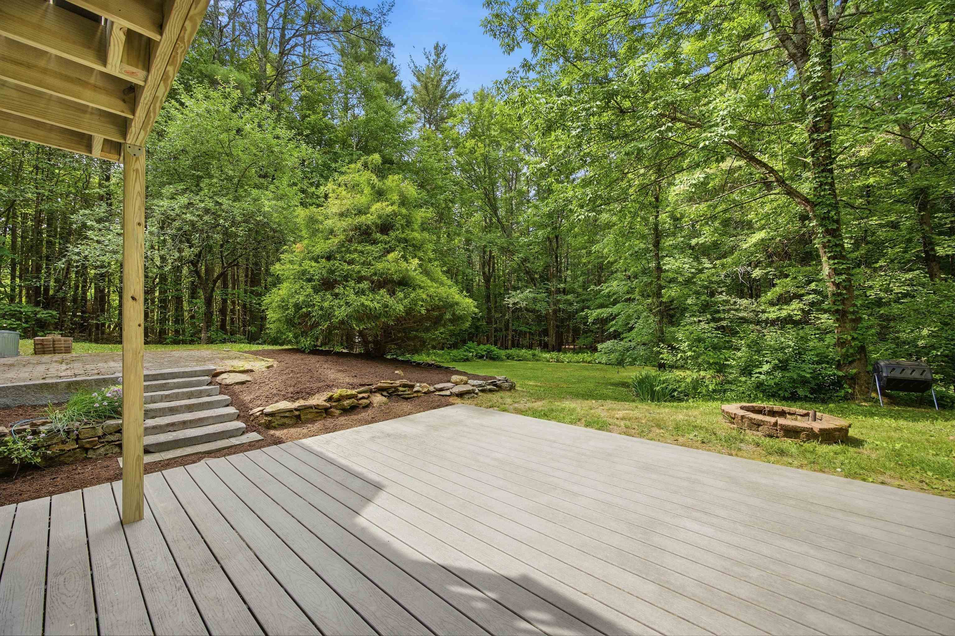 135 Lower Straw Rd, Hopkinton, NH 03229