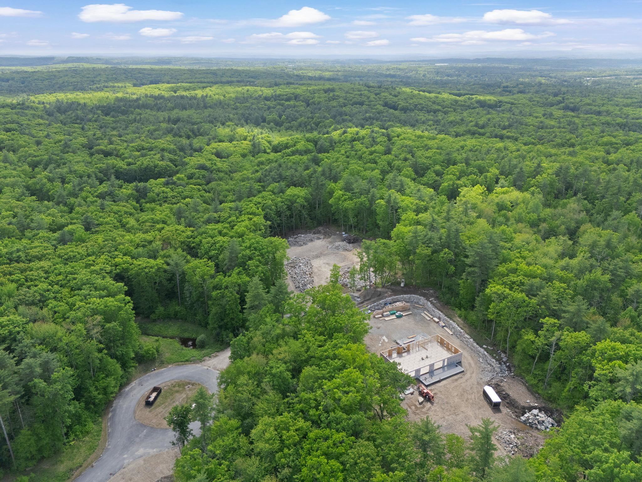 60 Boxwood Dr, Auburn, NH 03032