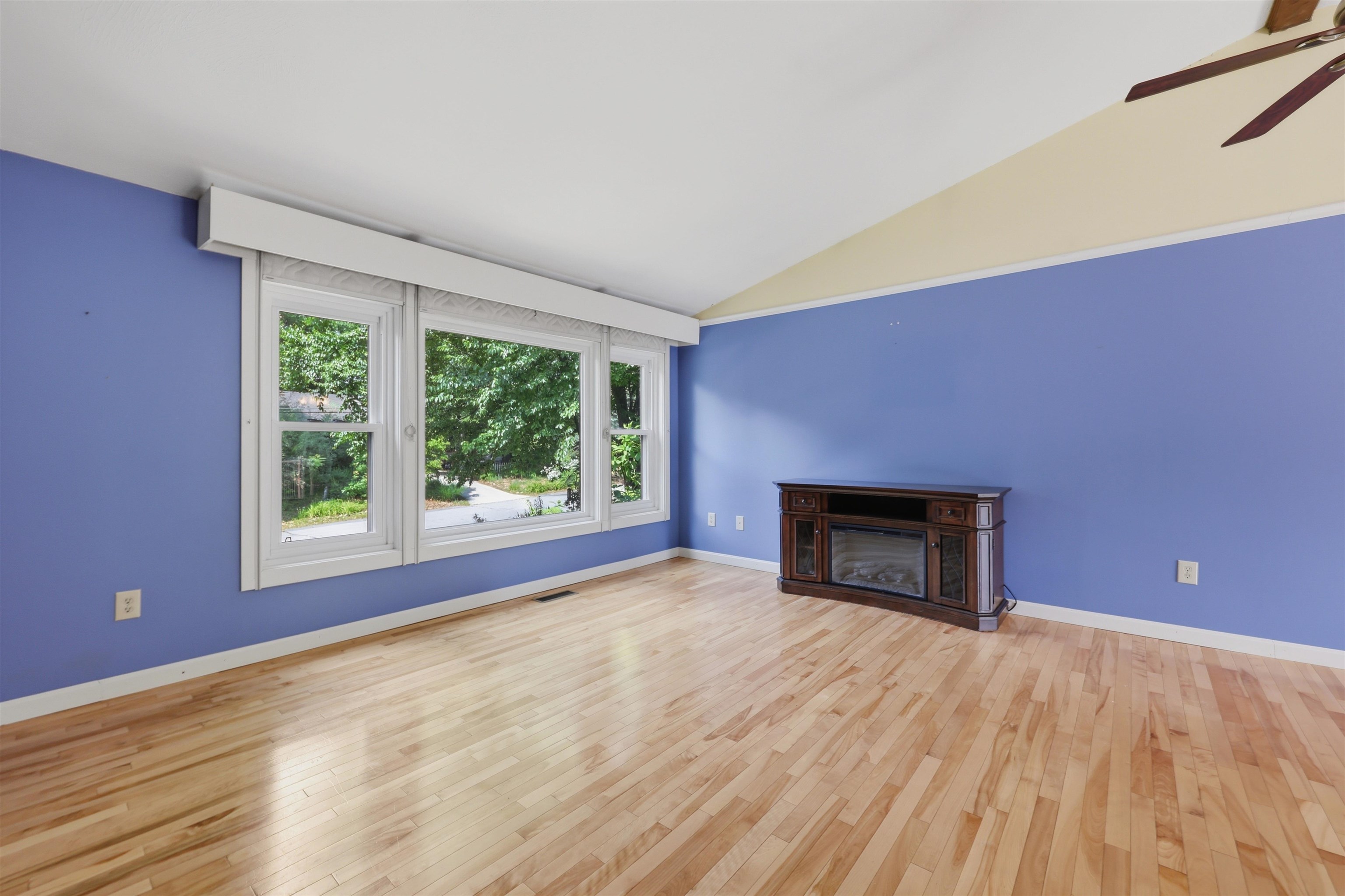 14 Cypress Rd, Milford, NH 03055