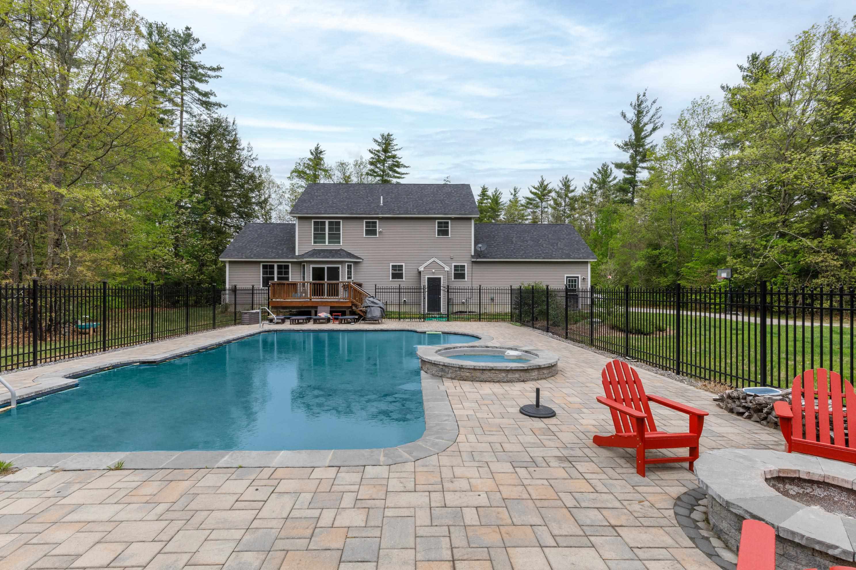 130 West Ridge Cir, Hopkinton, NH 03229