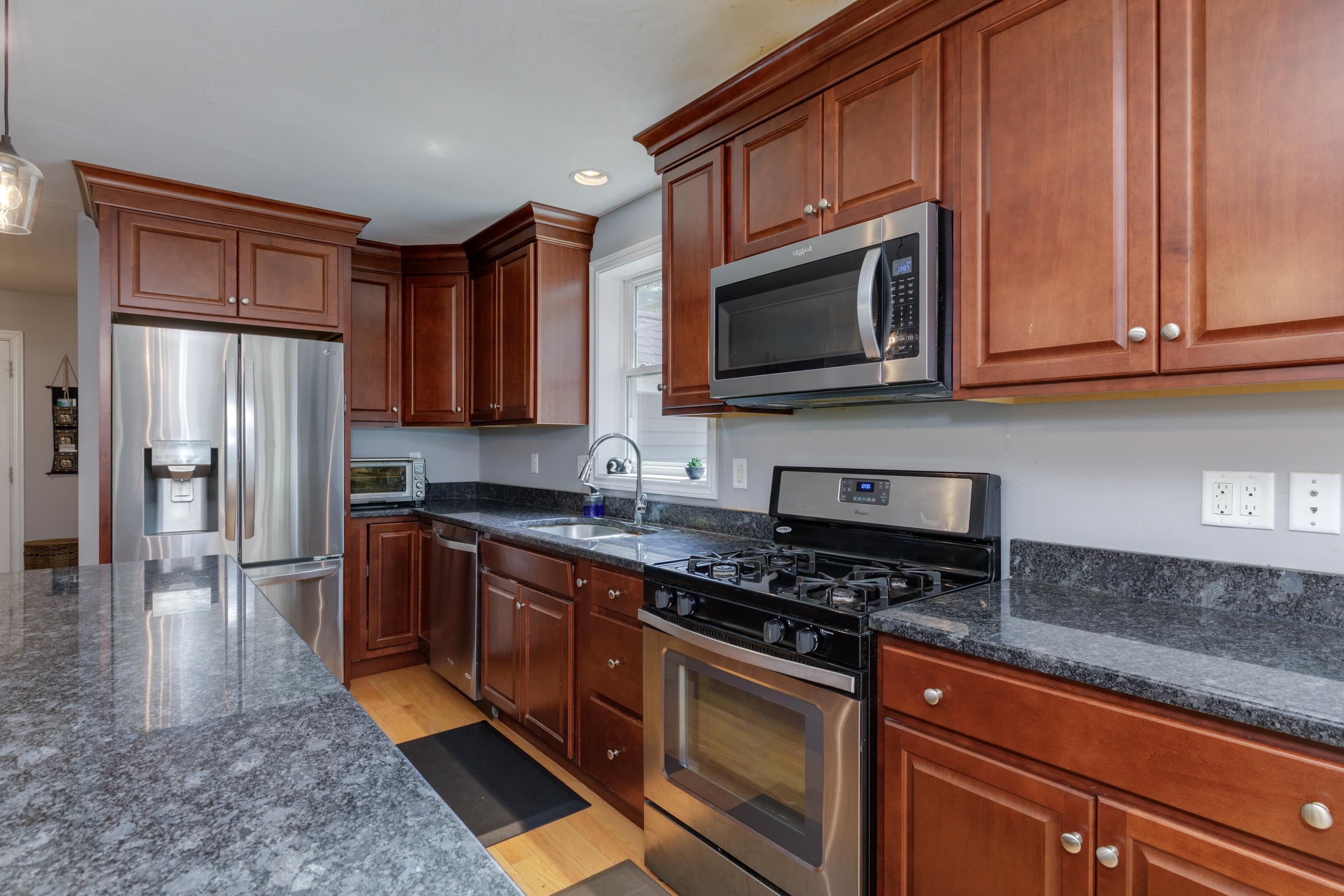 130 West Ridge Cir, Hopkinton, NH 03229