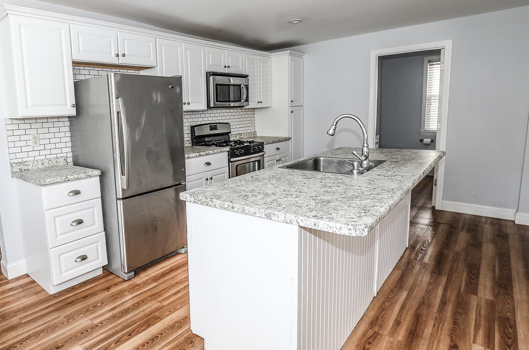 27 Blodget St, Manchester, NH 03104