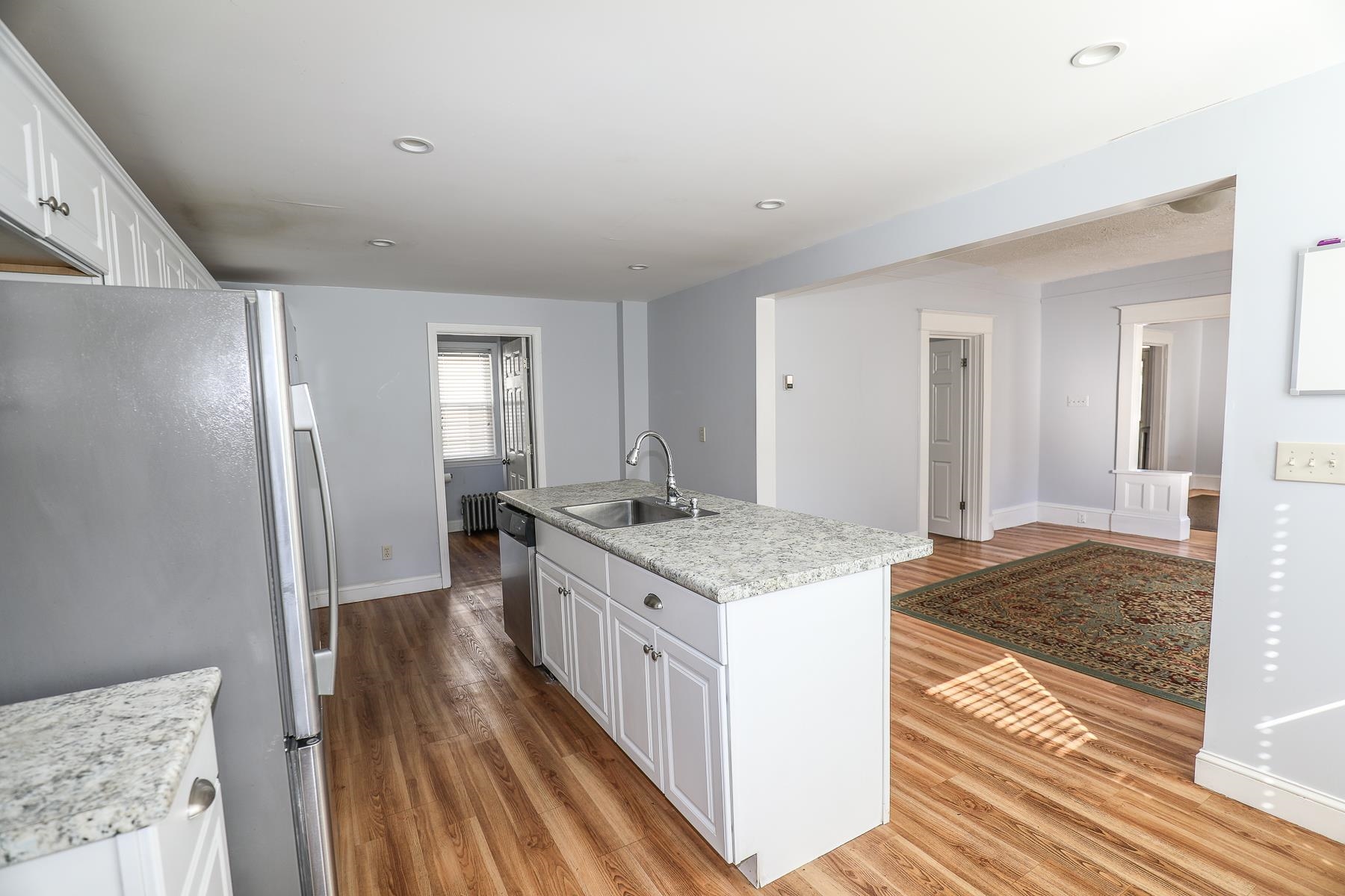 27 Blodget St, Manchester, NH 03104