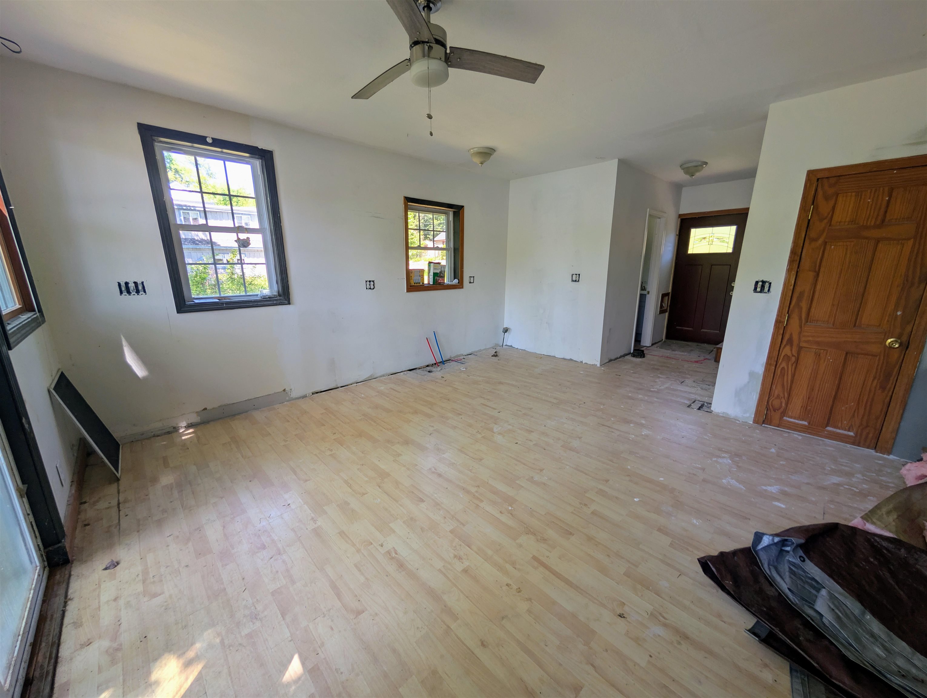 23 Penn Ave, Deerfield, NH 03037