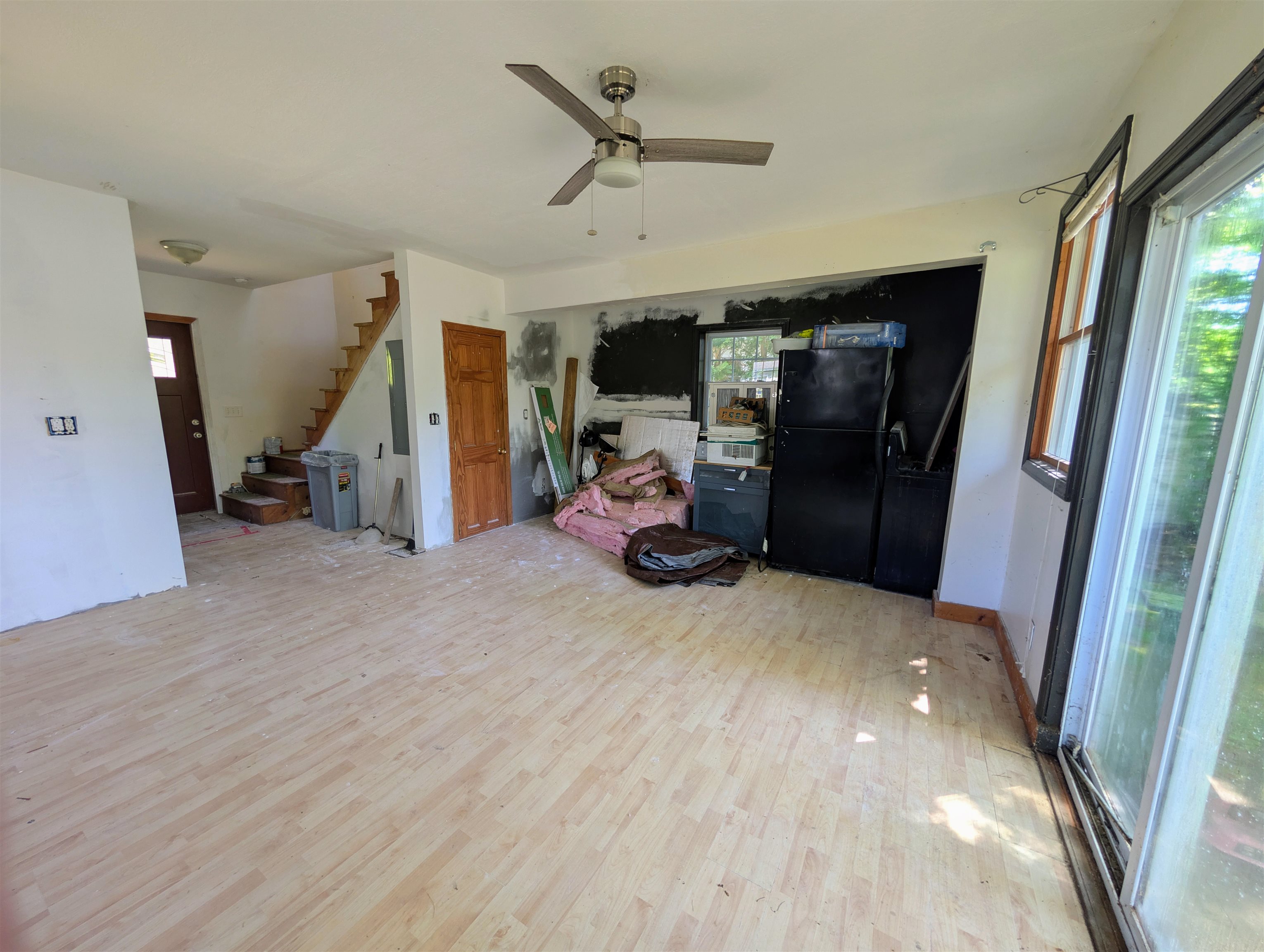 23 Penn Ave, Deerfield, NH 03037