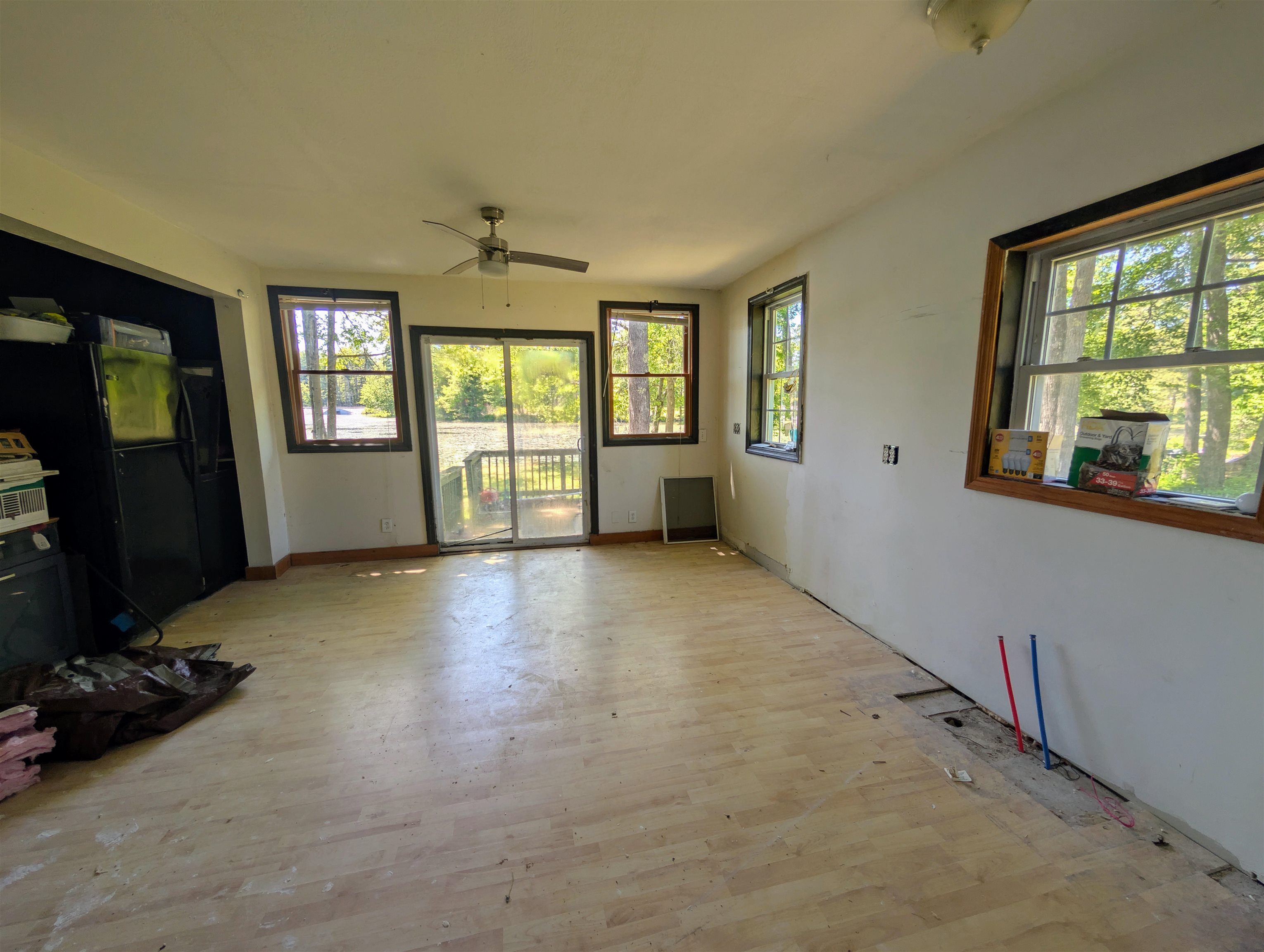23 Penn Ave, Deerfield, NH 03037