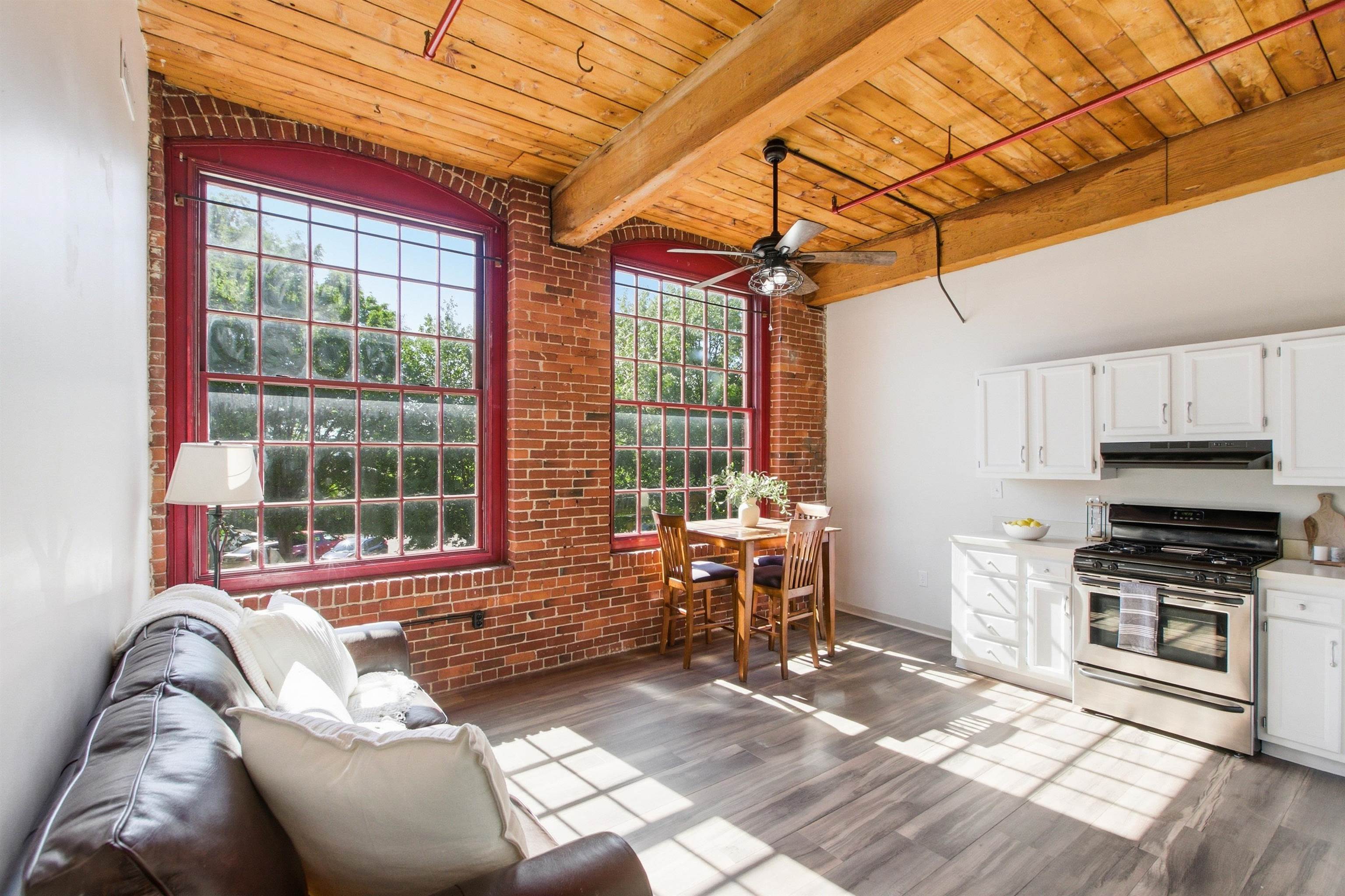 Manchester NH&nbsp;Condo for sale $$234,900 $392 per sq.ft.