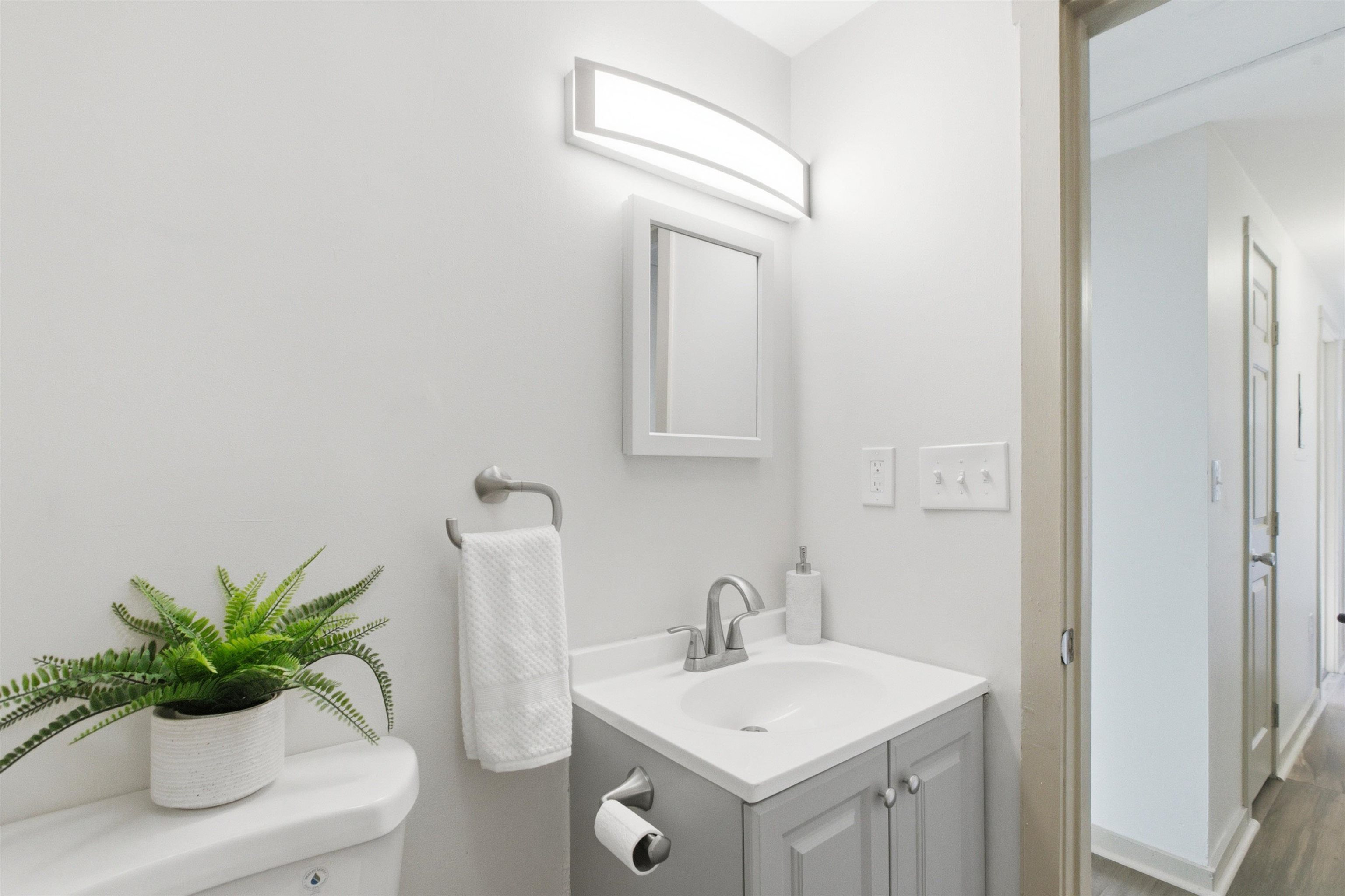 470 Silver St #209, Manchester, NH 03103