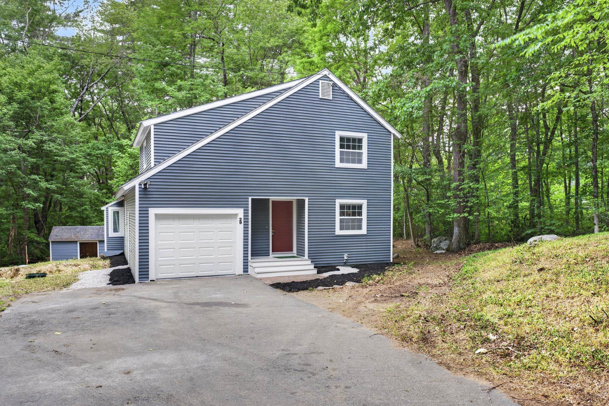 29 Cunningham Dr, Derry, NH 03038