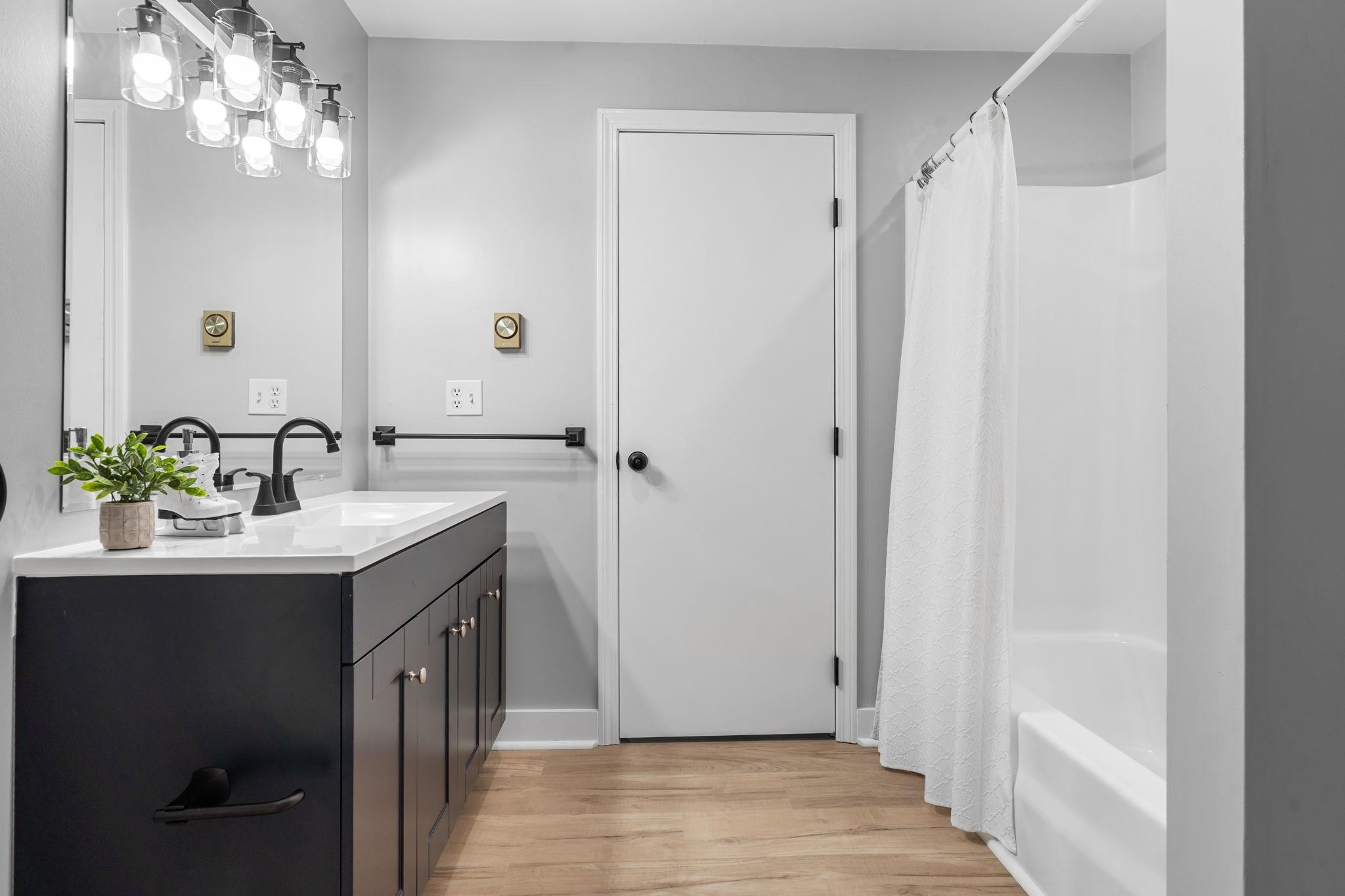 29 Cunningham Dr, Derry, NH 03038