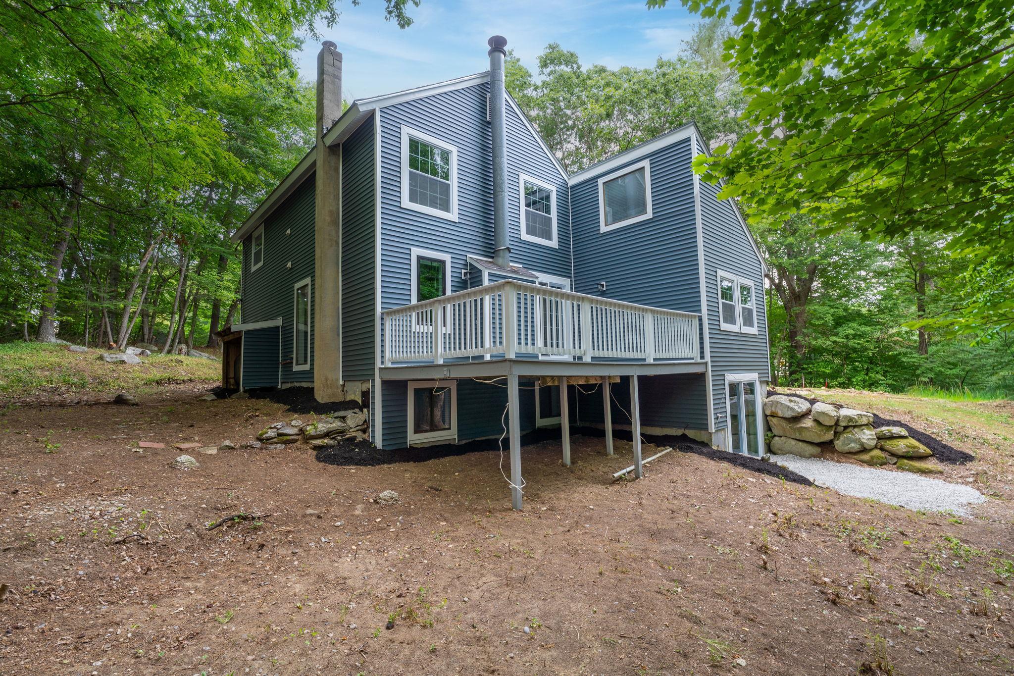 29 Cunningham Dr, Derry, NH 03038