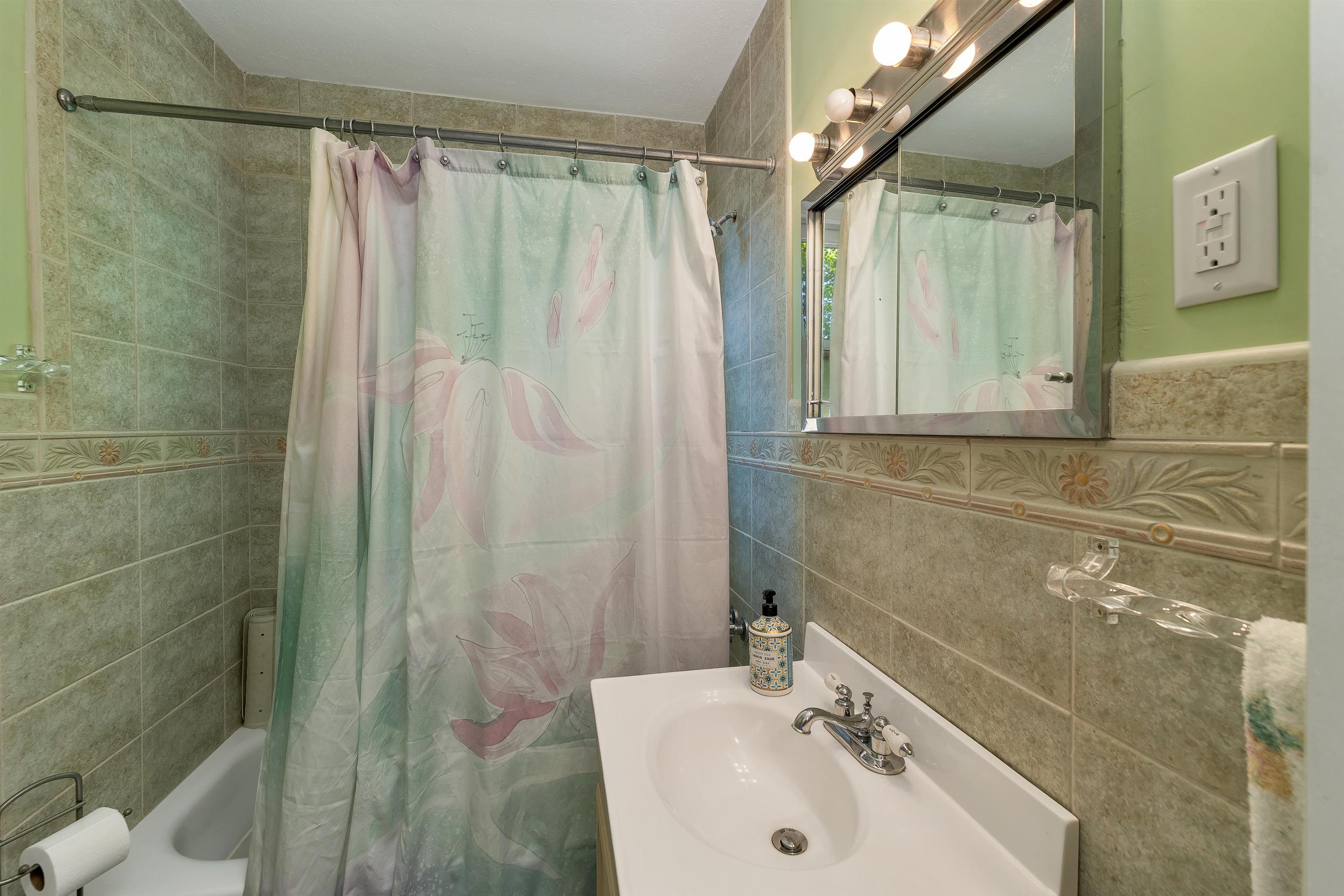 177 Alton Shores Rd, Alton, NH 03810