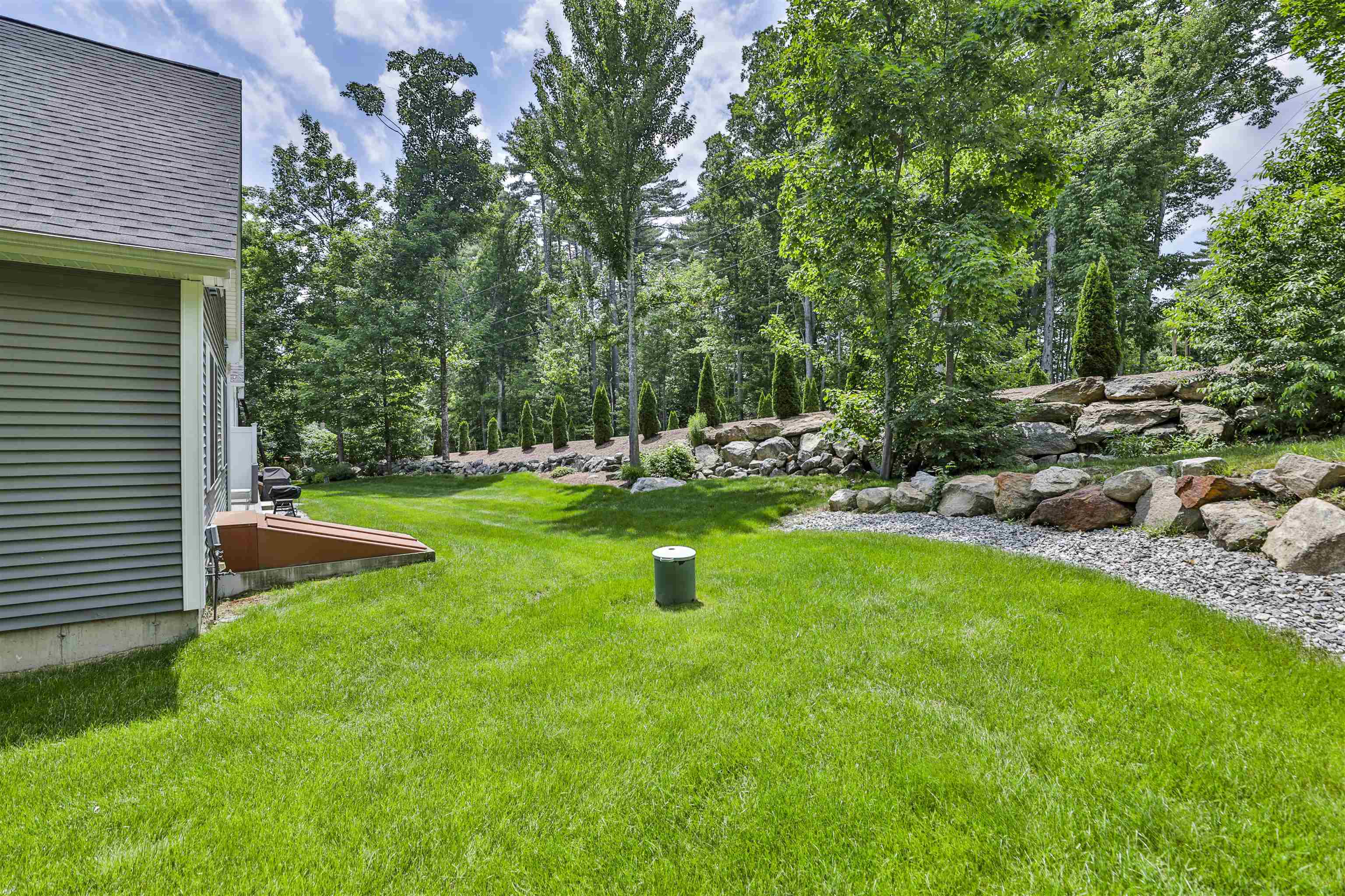 8 Cedar Way #B, Goffstown, NH 03045