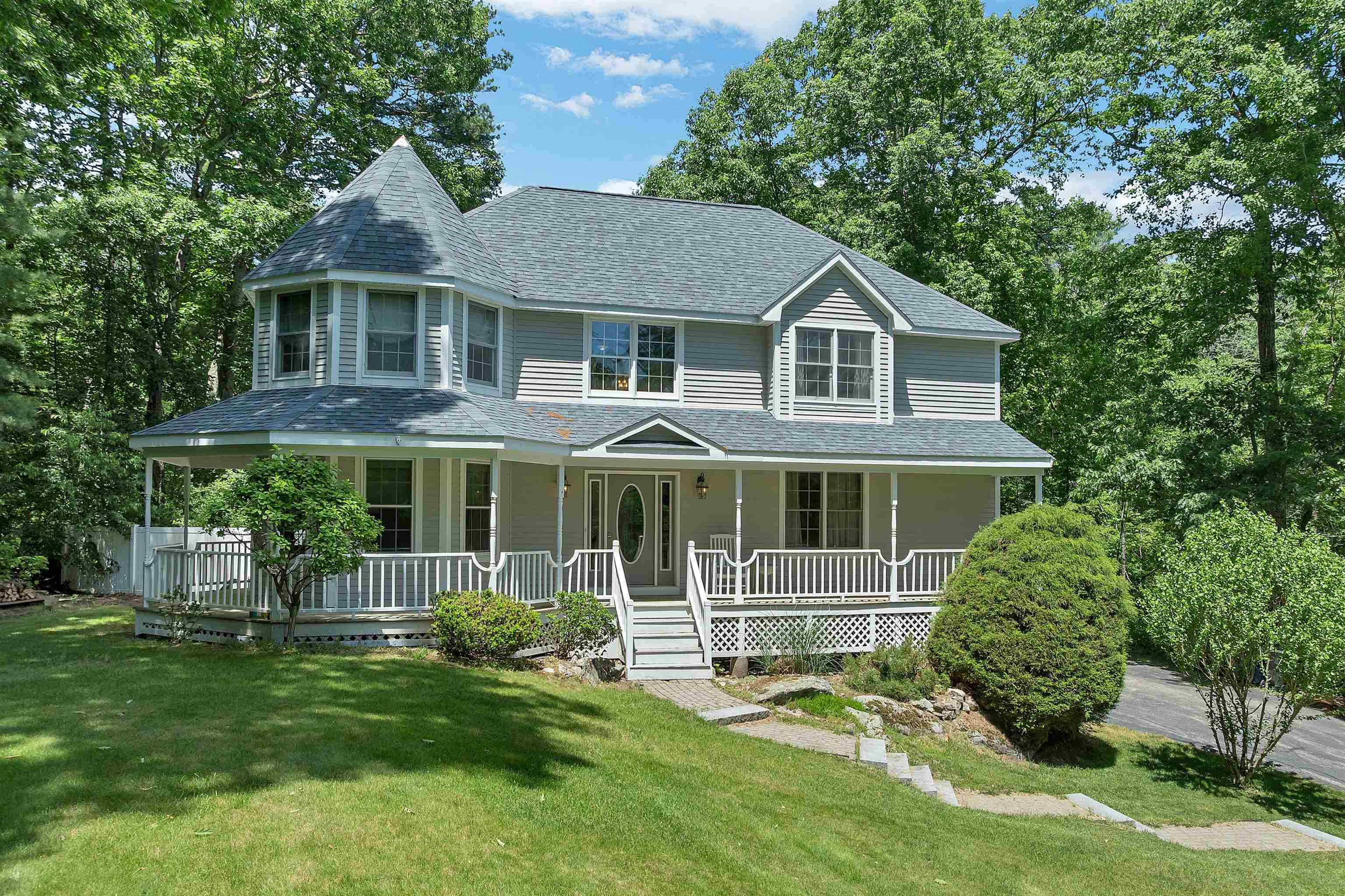 76 Marblehead Rd, Windham, NH 03087