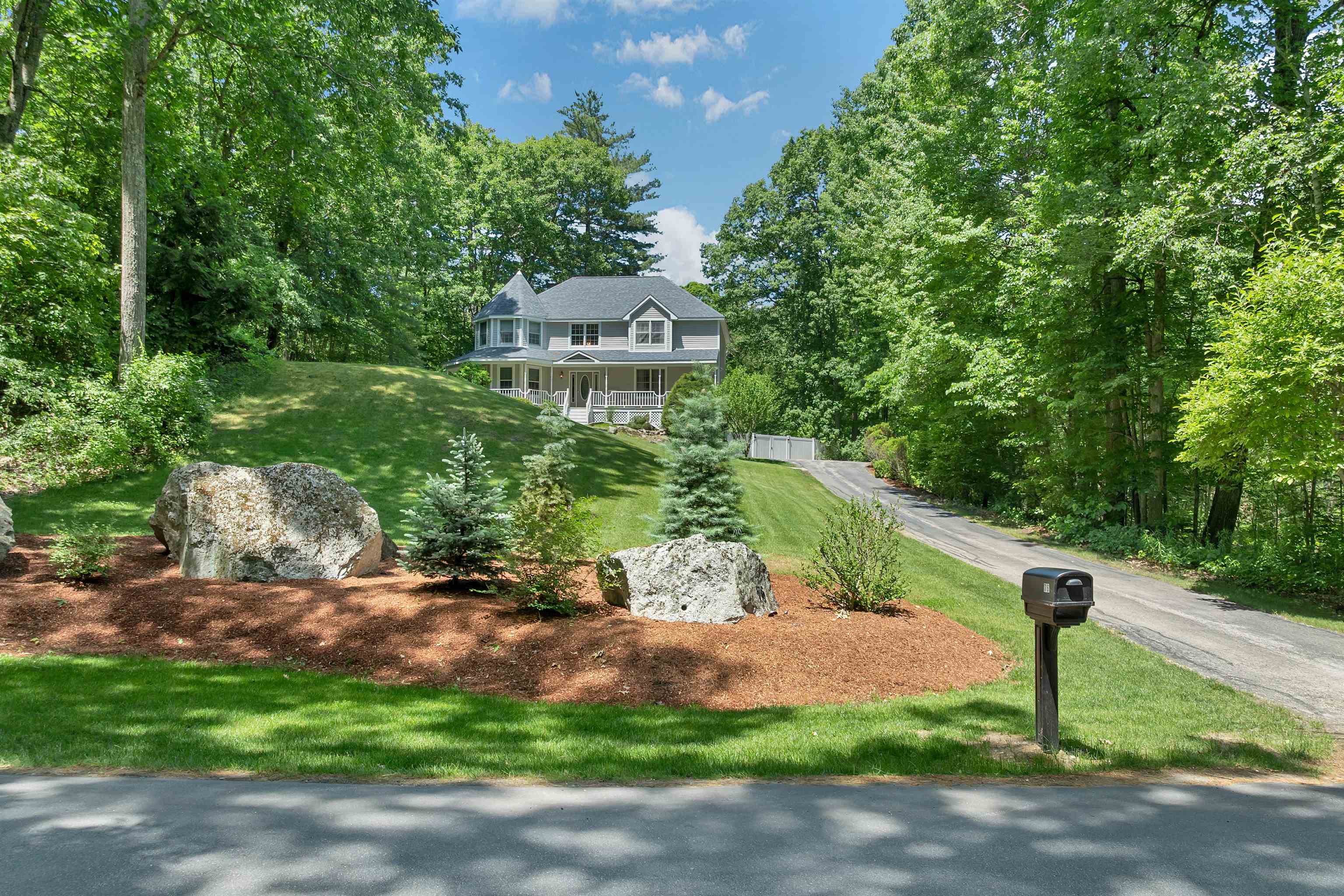 76 Marblehead Rd, Windham, NH 03087