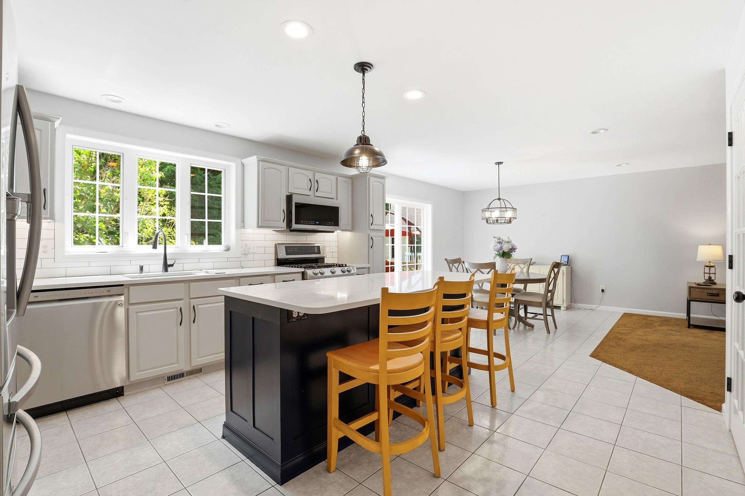 57 Lindsay Rd, Hooksett, NH 03106