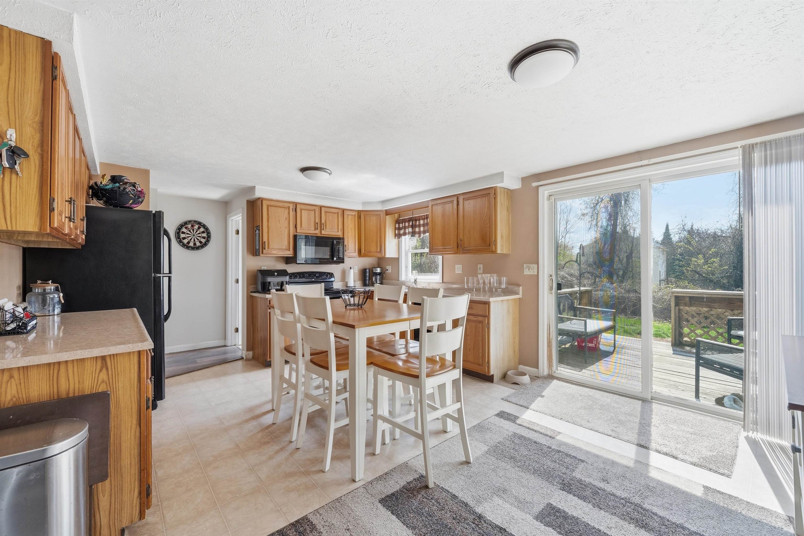 2 Shingle Mill Rd, Hudson, NH 03051