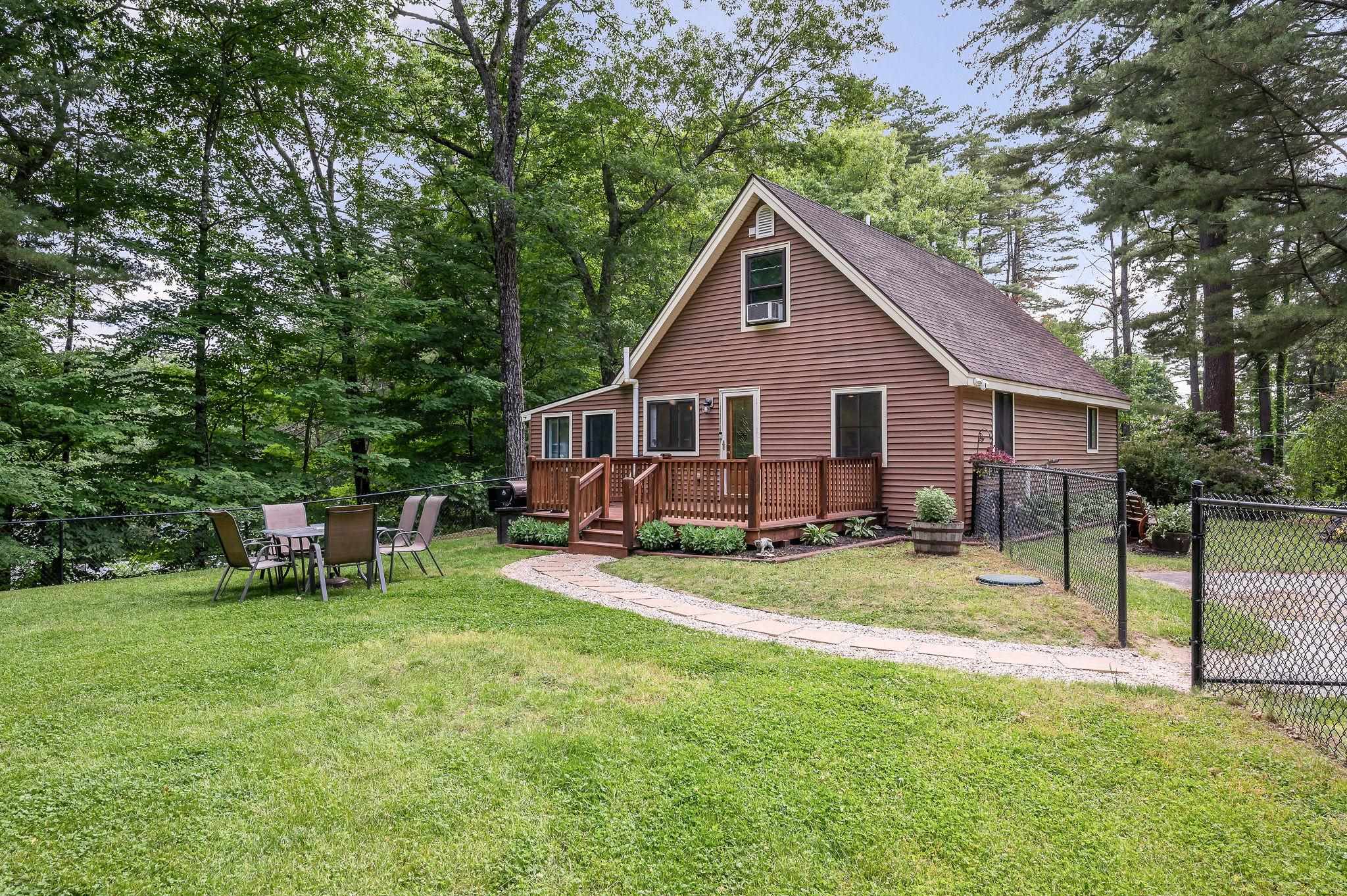 32 Honor Roll Rd, Pelham, NH 03076