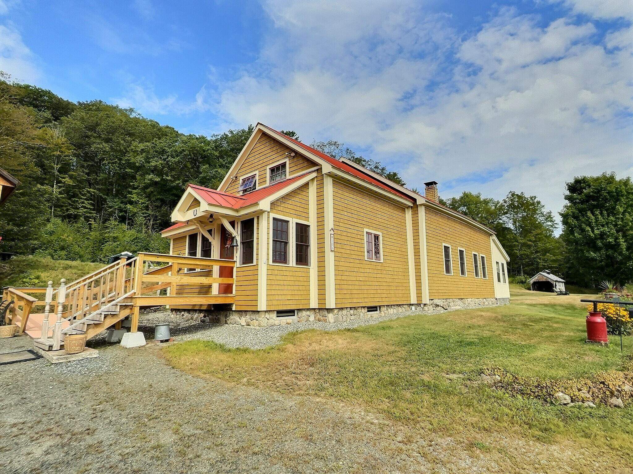 104 Newbury Rd, Sutton, NH 03221