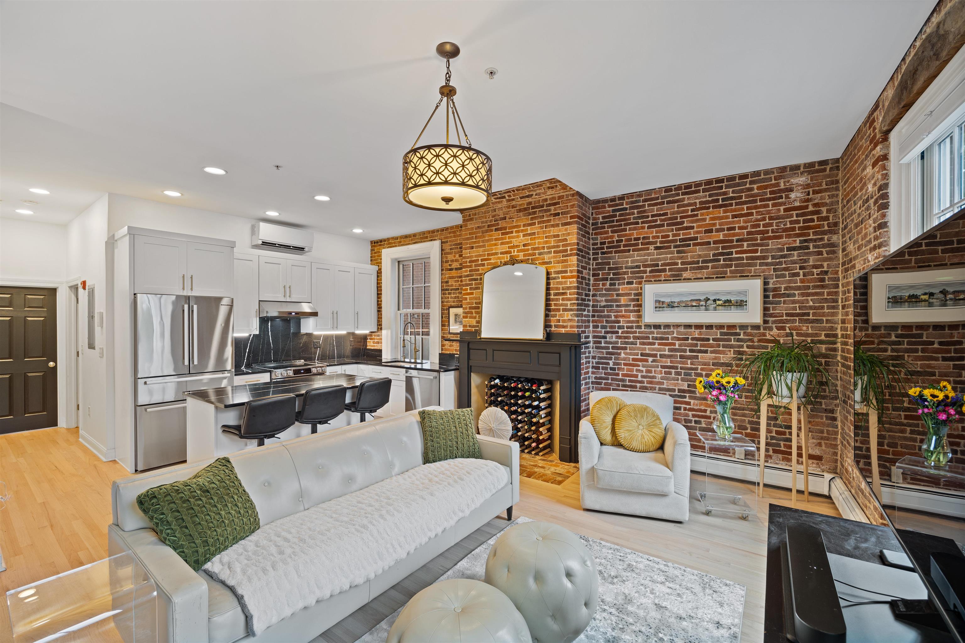 159 State St #2A, Portsmouth, NH 03801