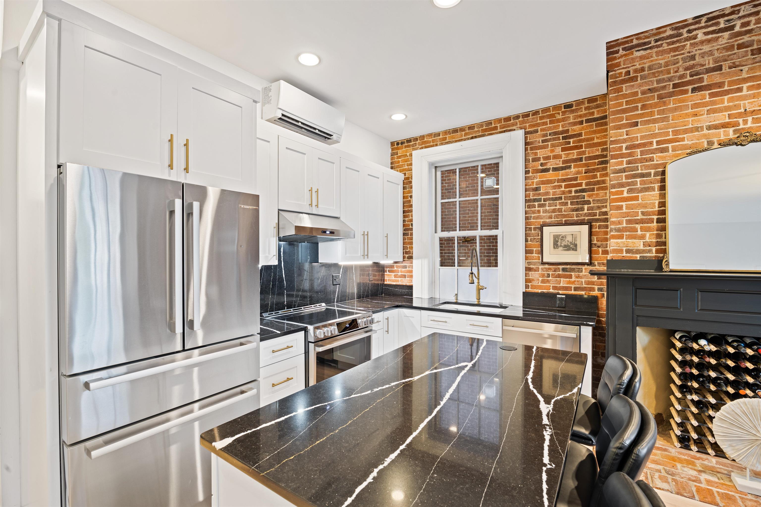 159 State St #2A, Portsmouth, NH 03801