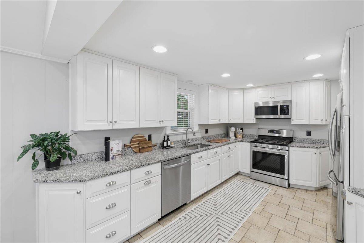 173 Mammoth Rd, Manchester, NH 03109