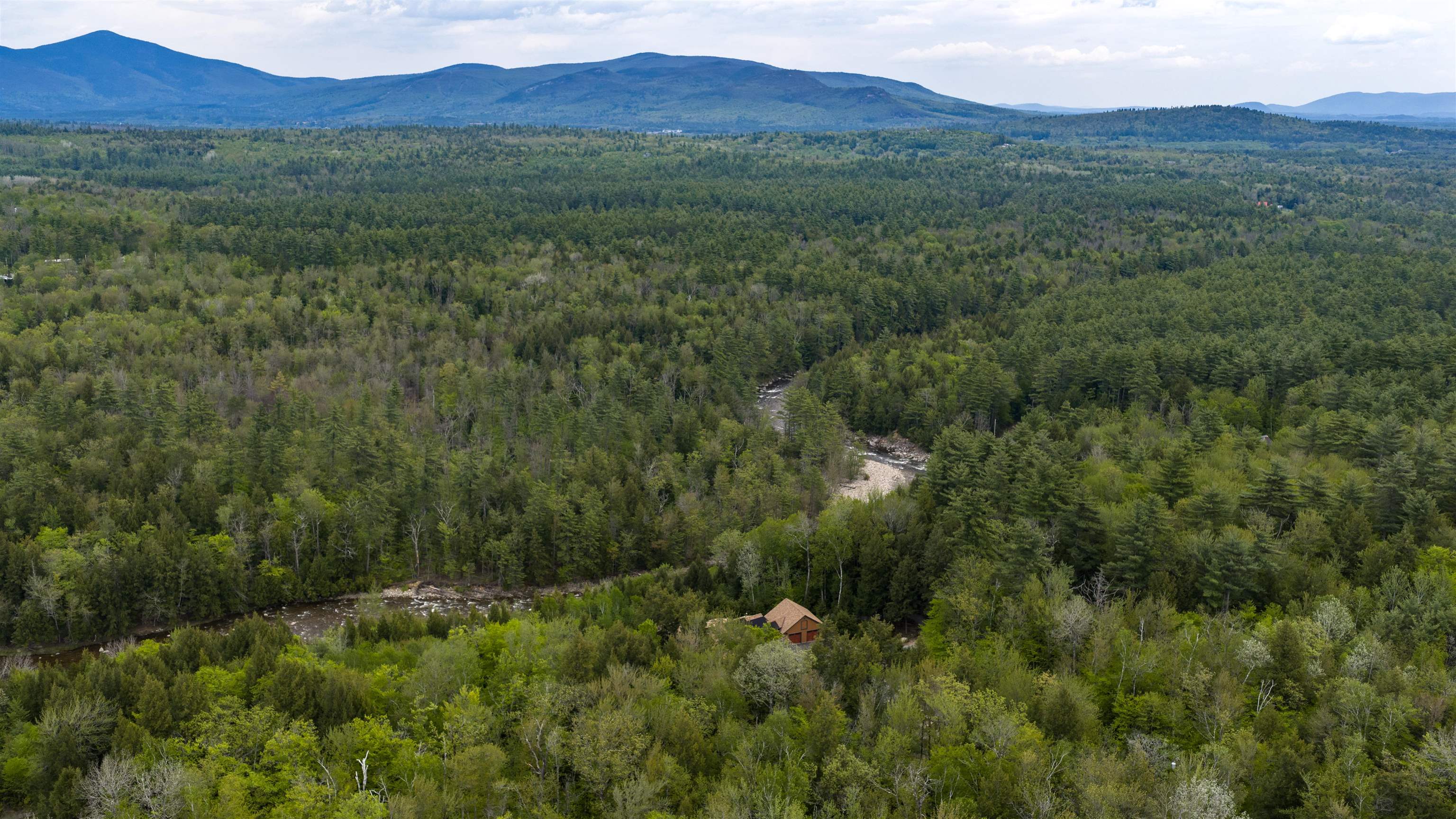 119 Moat View Dr, Albany, NH 03813