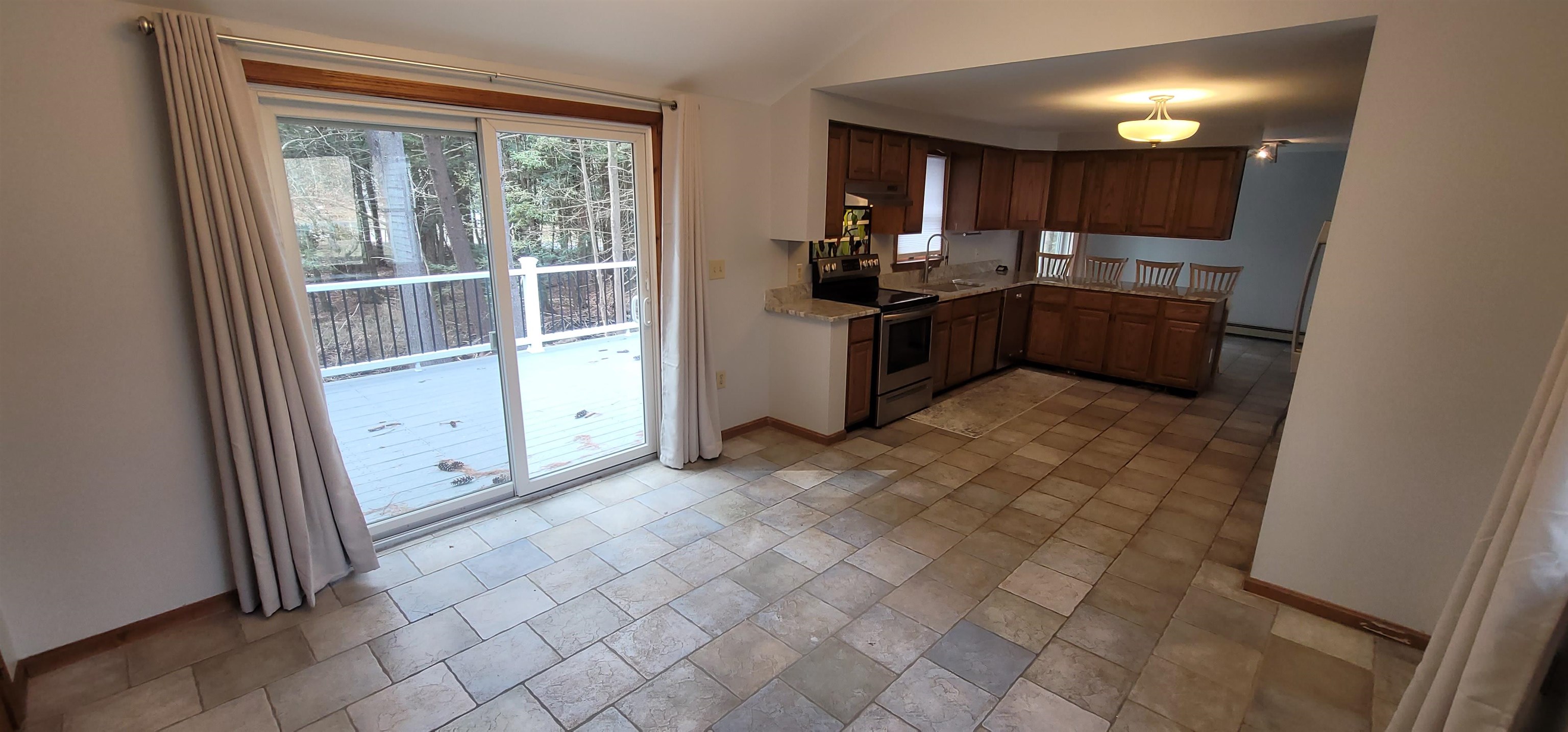 119 Haverhill Rd, Windham, NH 03087