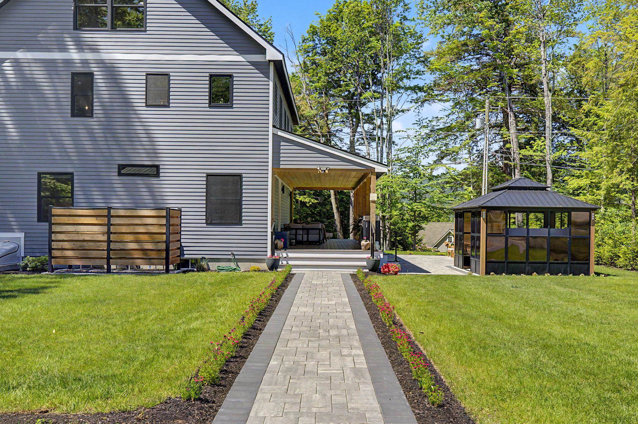 239 Maple N St, Bridgewater, NH 03222