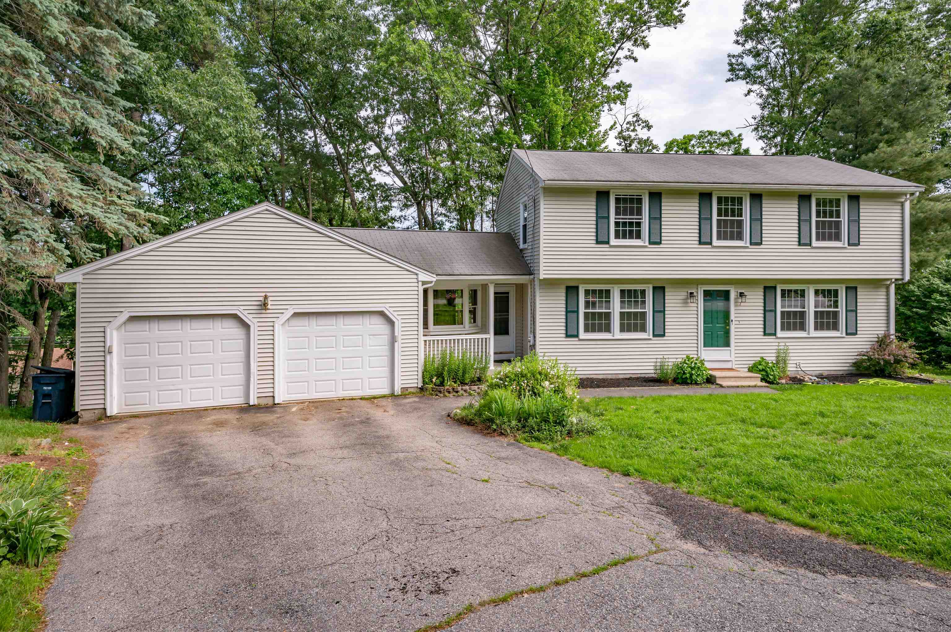 Nashua NH&nbsp;Home for sale $$589,900 $312 per sq.ft.