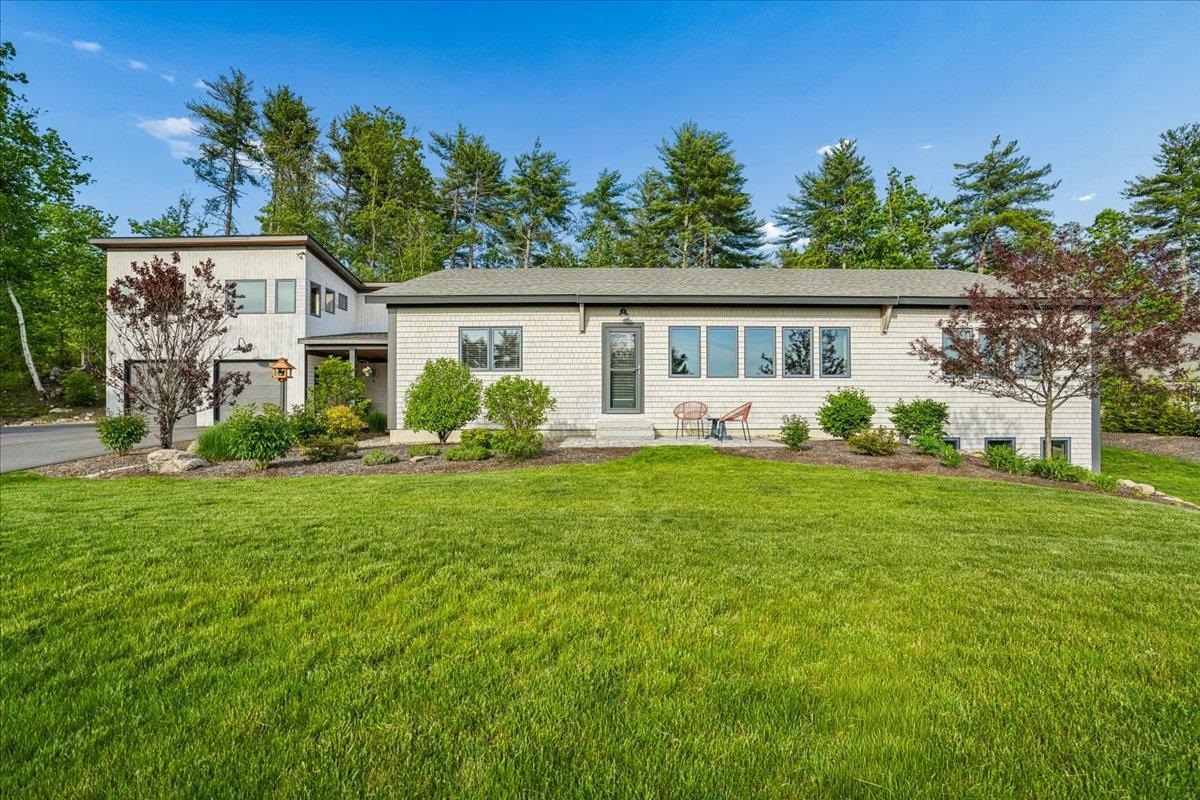 11 Wheeler Farm Rd, Bedford, NH 03110