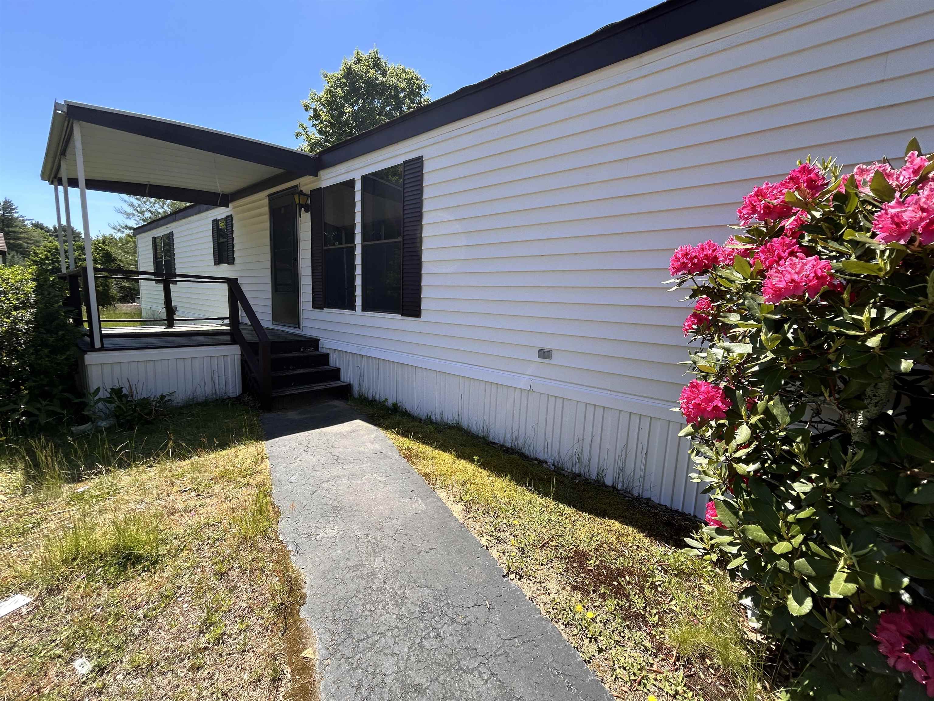 37 Monadnock Dr, Rochester, NH 03867