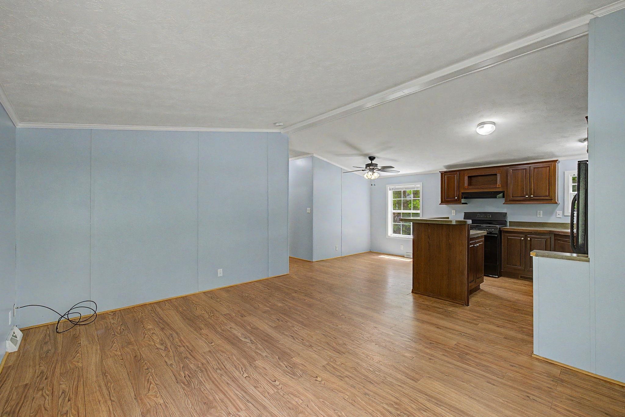 2 Tamarack Pl, Londonderry, NH 03038