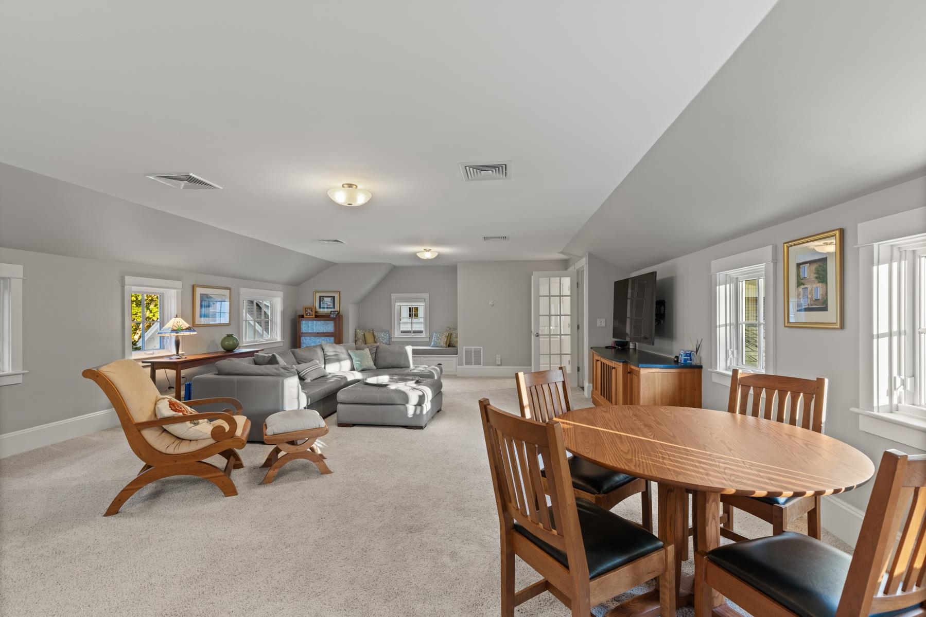 24 Wisteria Dr, Dover, NH 03820