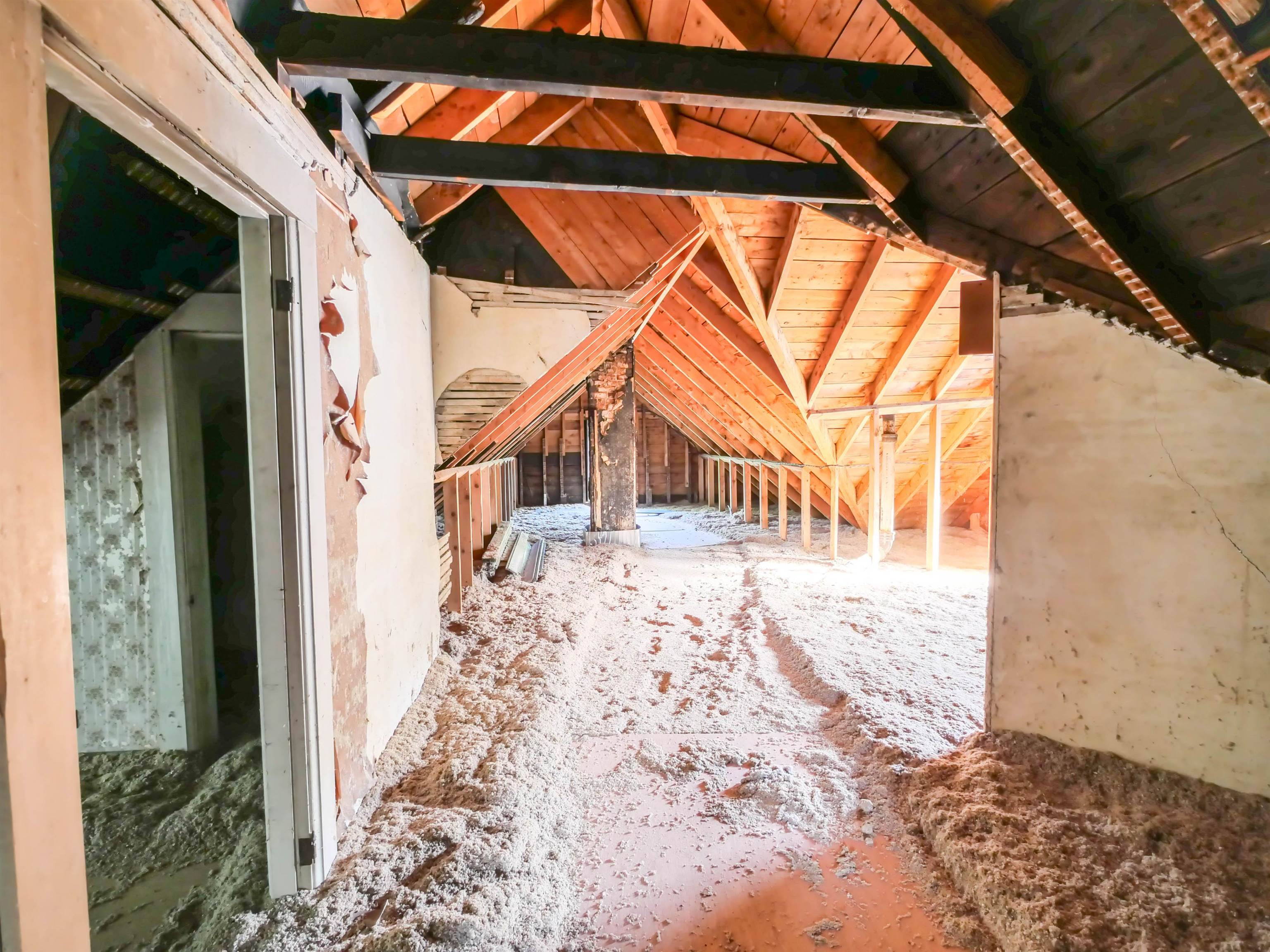 Third Floor/Attic 25519053