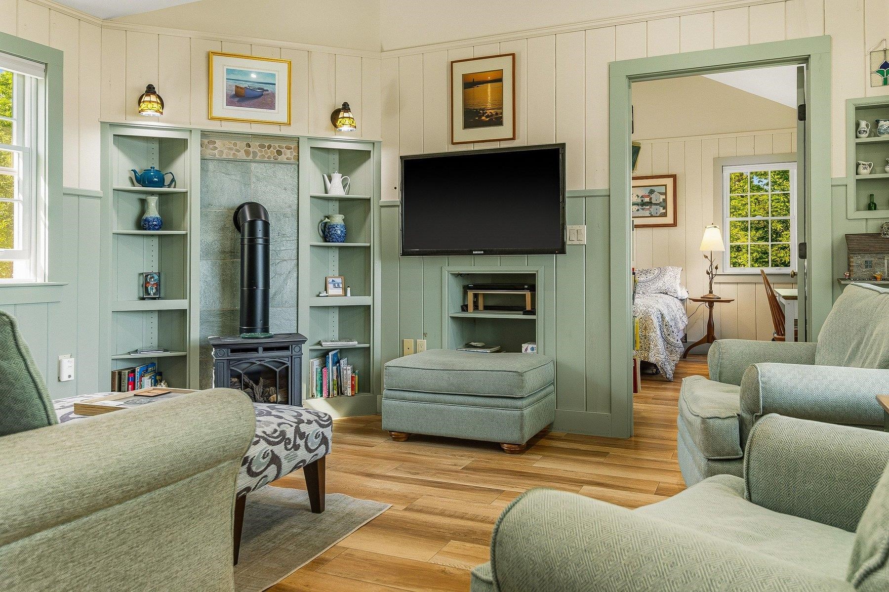 267 Durham Point Rd, Durham, NH 03824