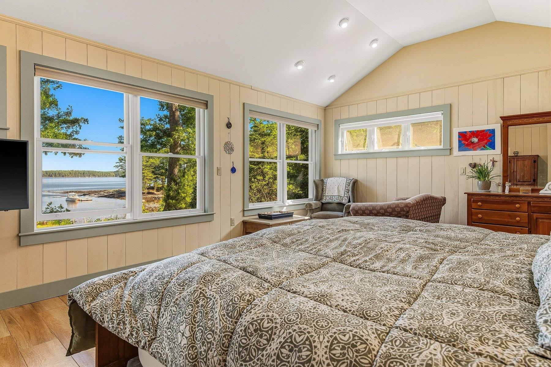 267 Durham Point Rd, Durham, NH 03824