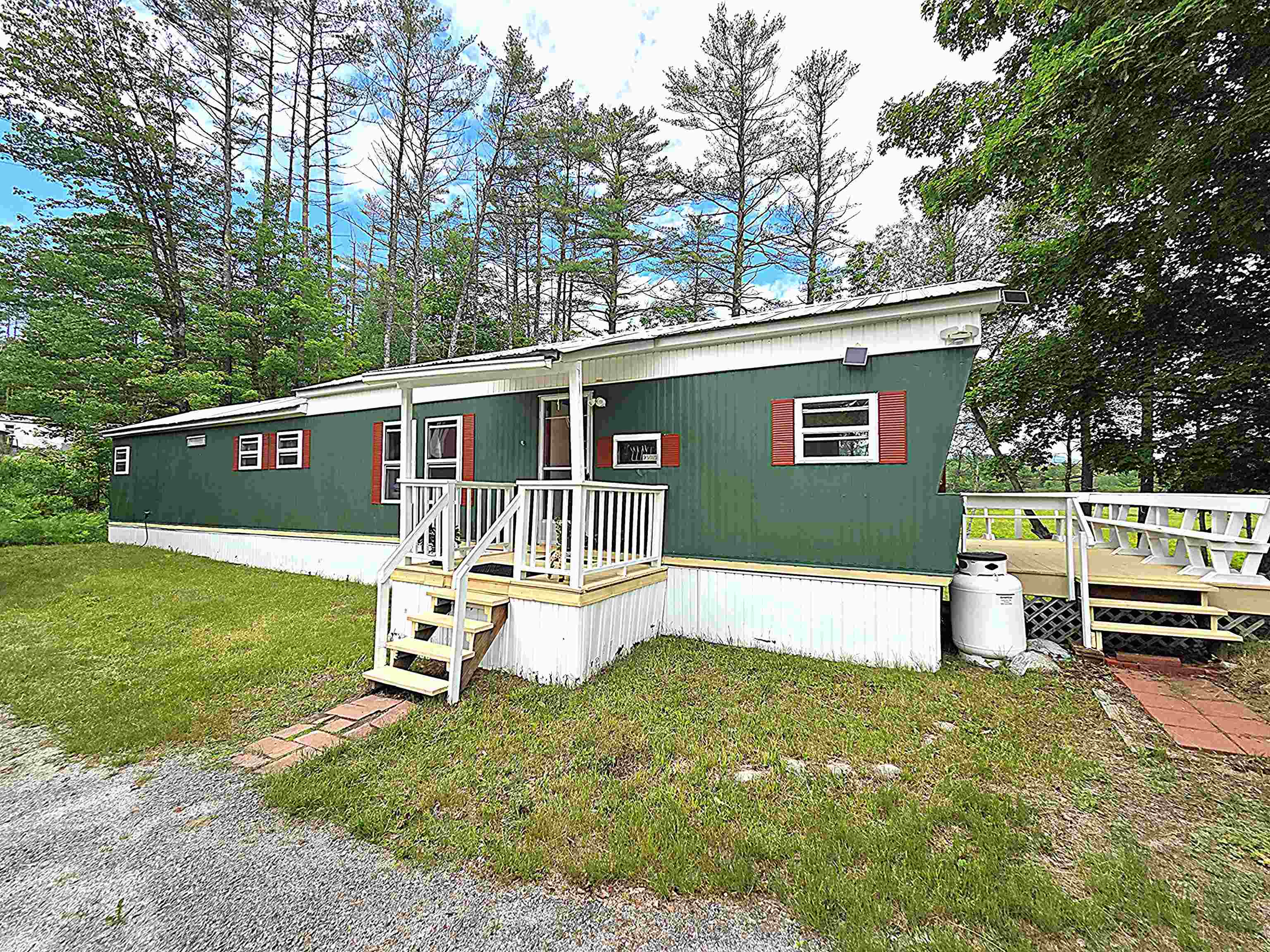33 Sanborn Rd, Plymouth, NH 03264