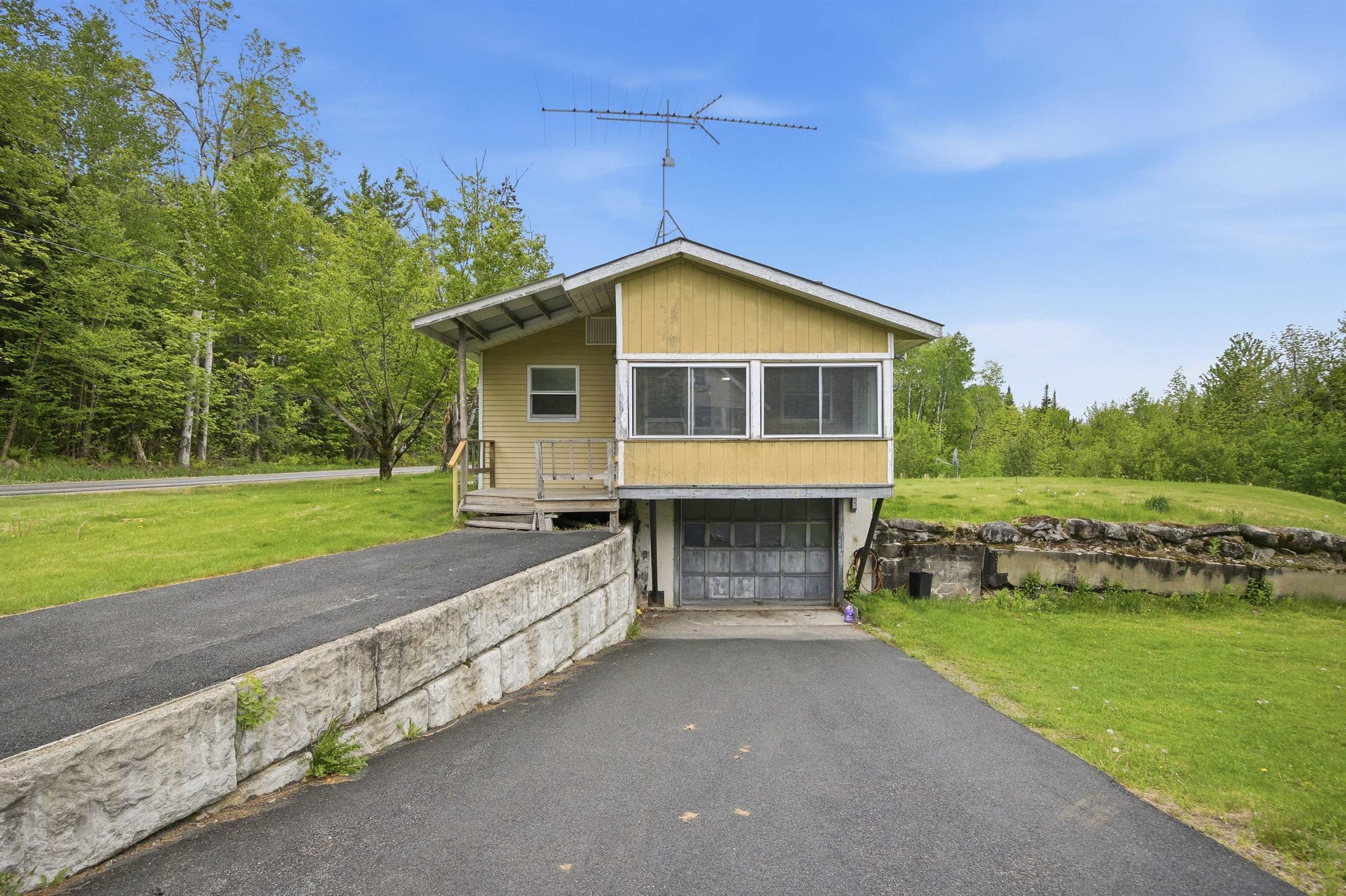 461 Coventry Rd, Benton, NH 03785