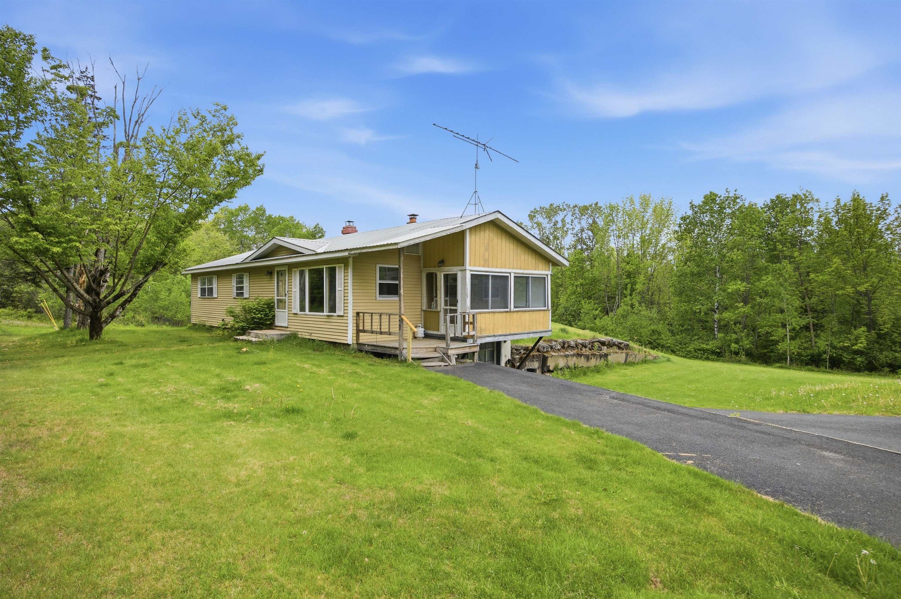 461 Coventry Rd, Benton, NH 03785