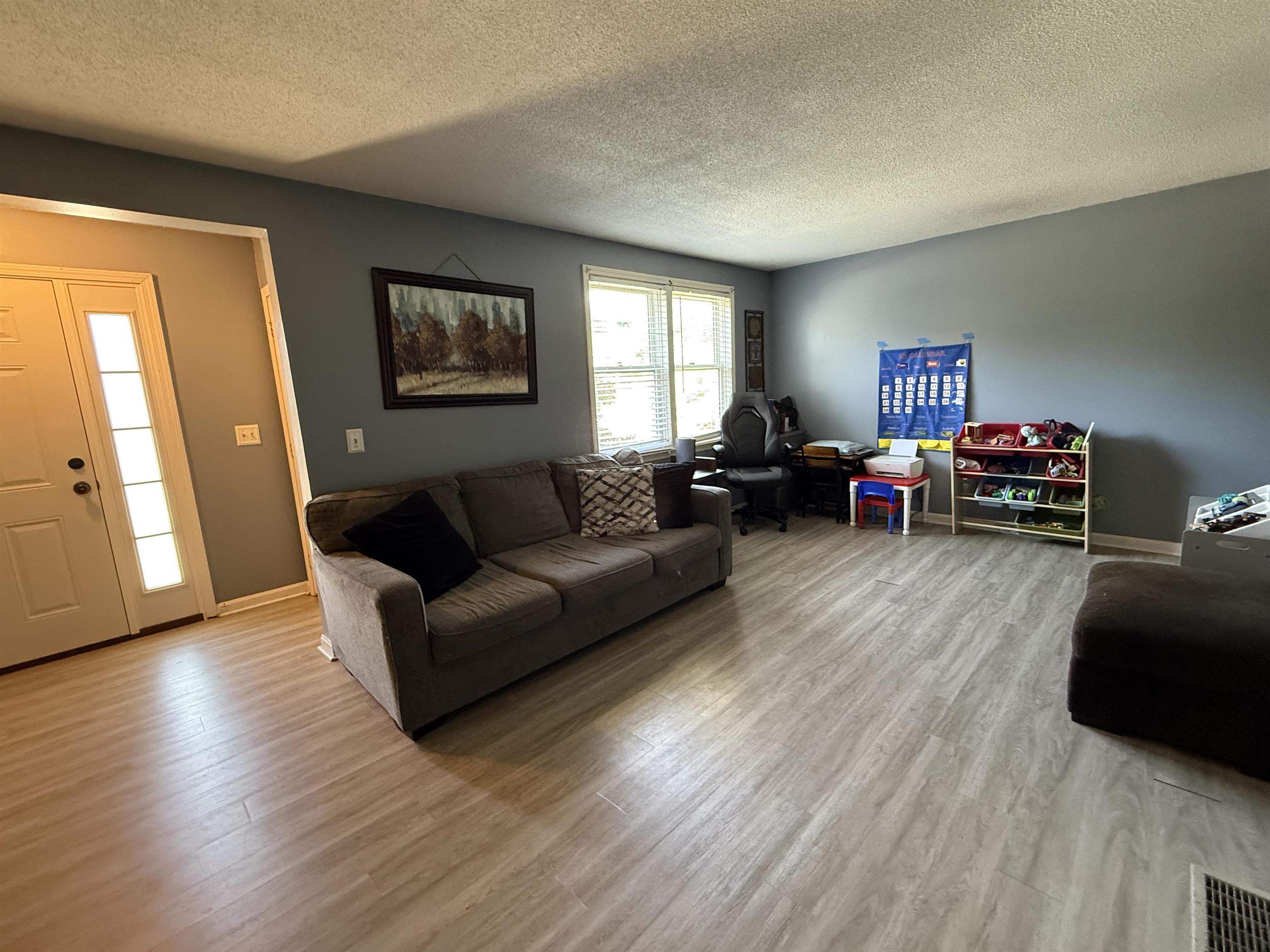 6 Rangers Dr #A, Hudson, NH 03051