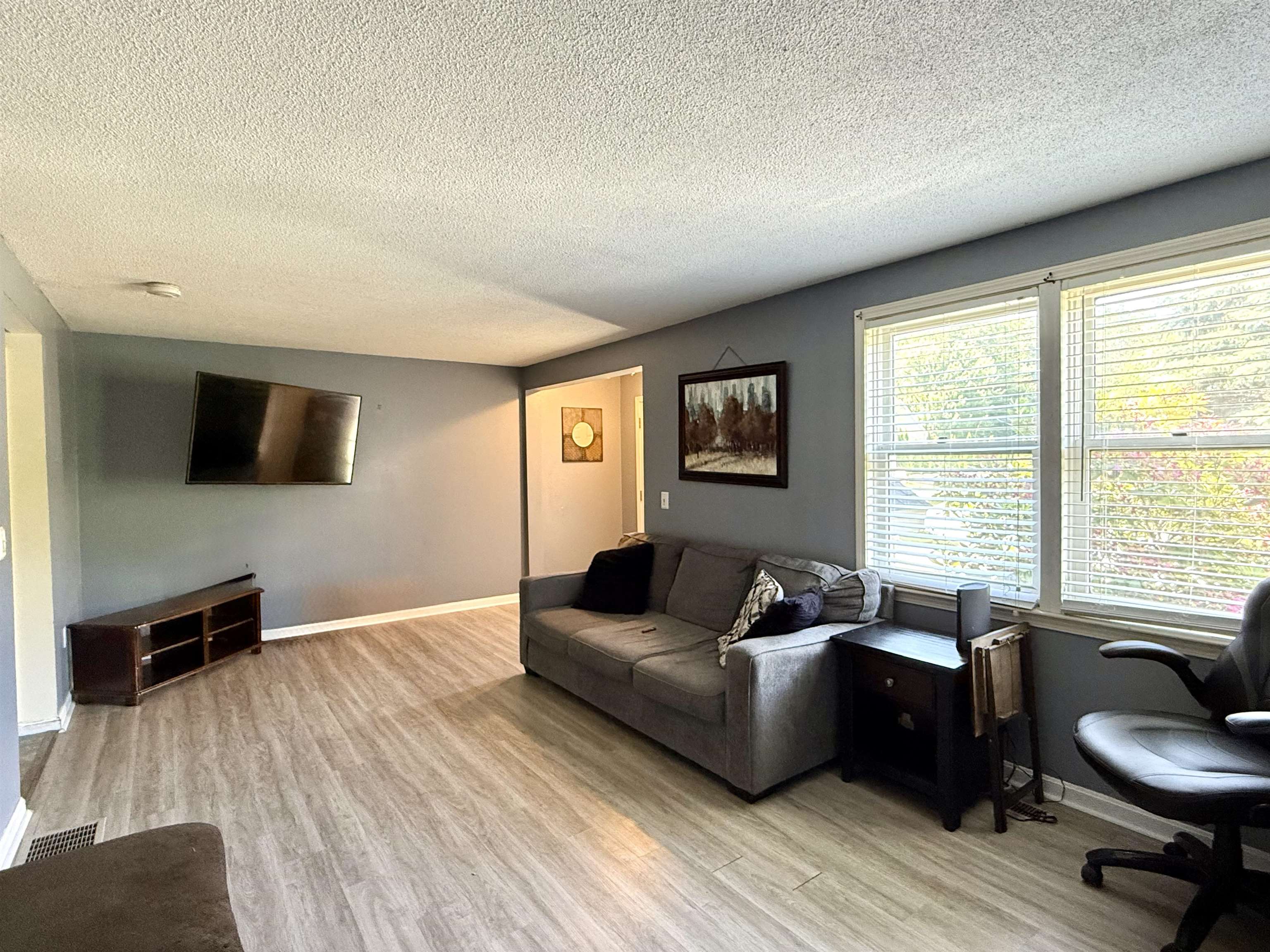 6 Rangers Dr #A, Hudson, NH 03051