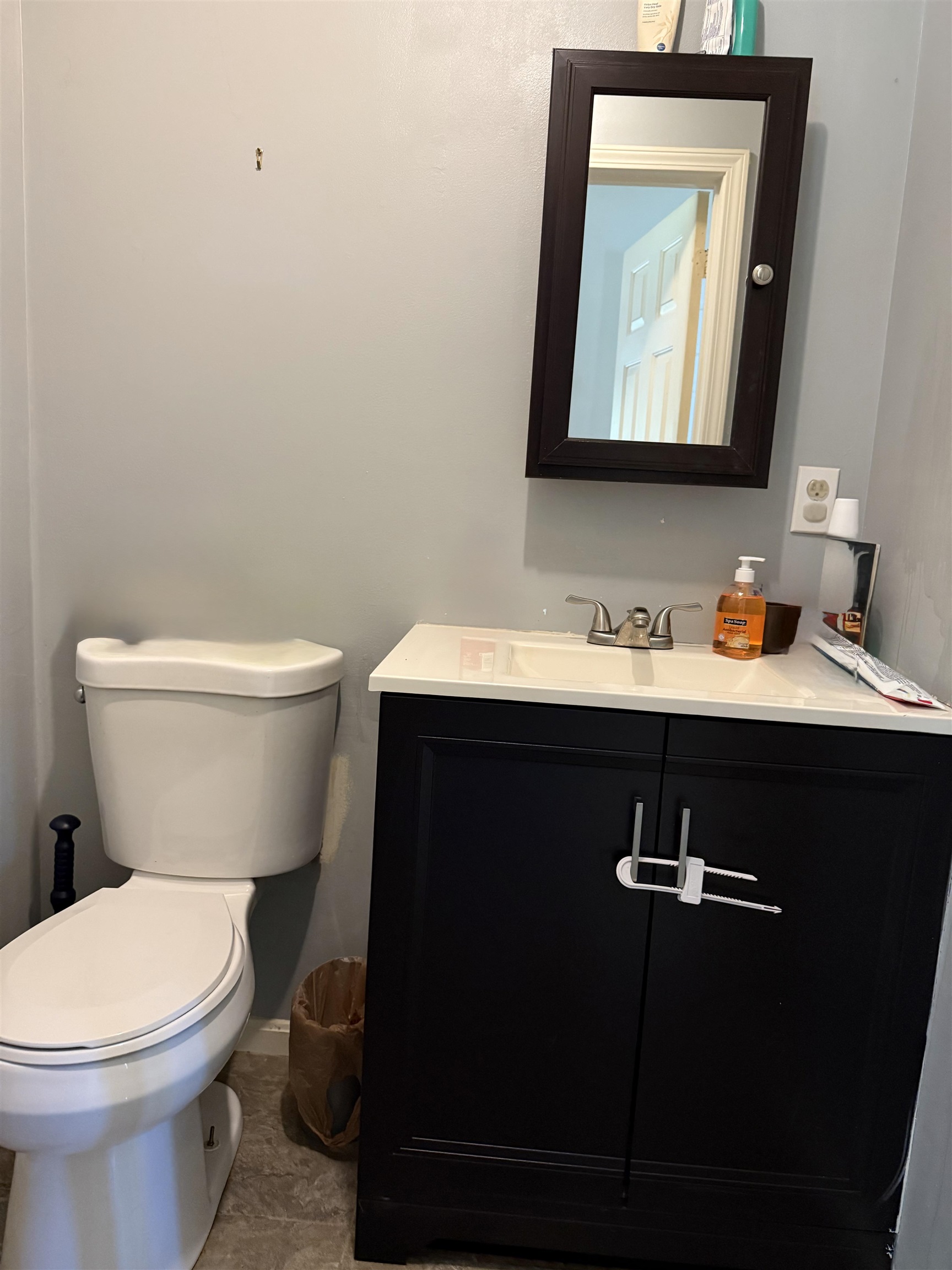 6 Rangers Dr #A, Hudson, NH 03051