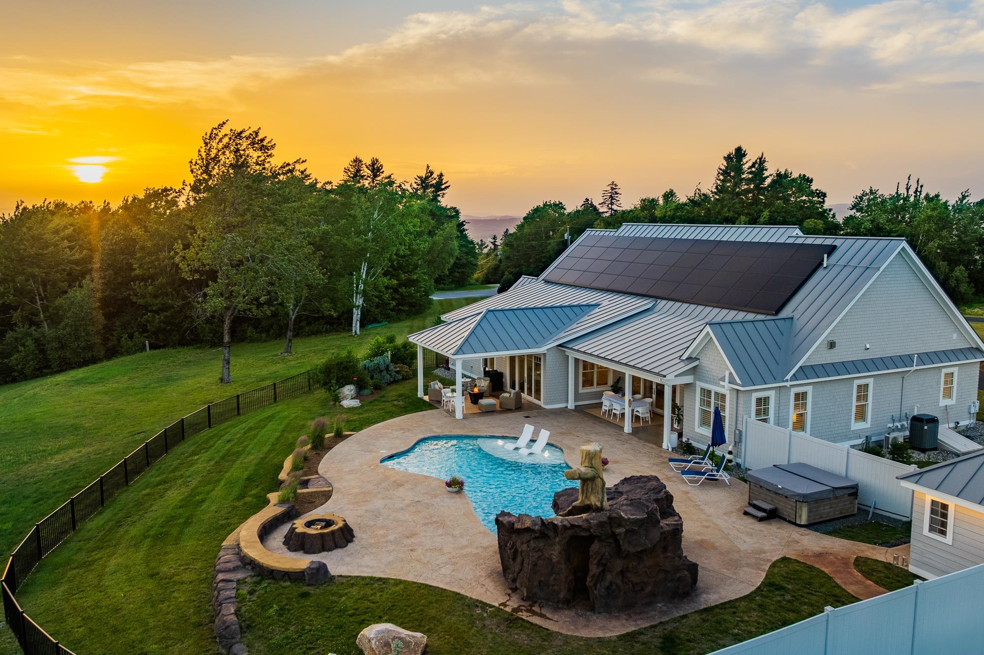 125 Summit Rd, Sutton, NH 03260