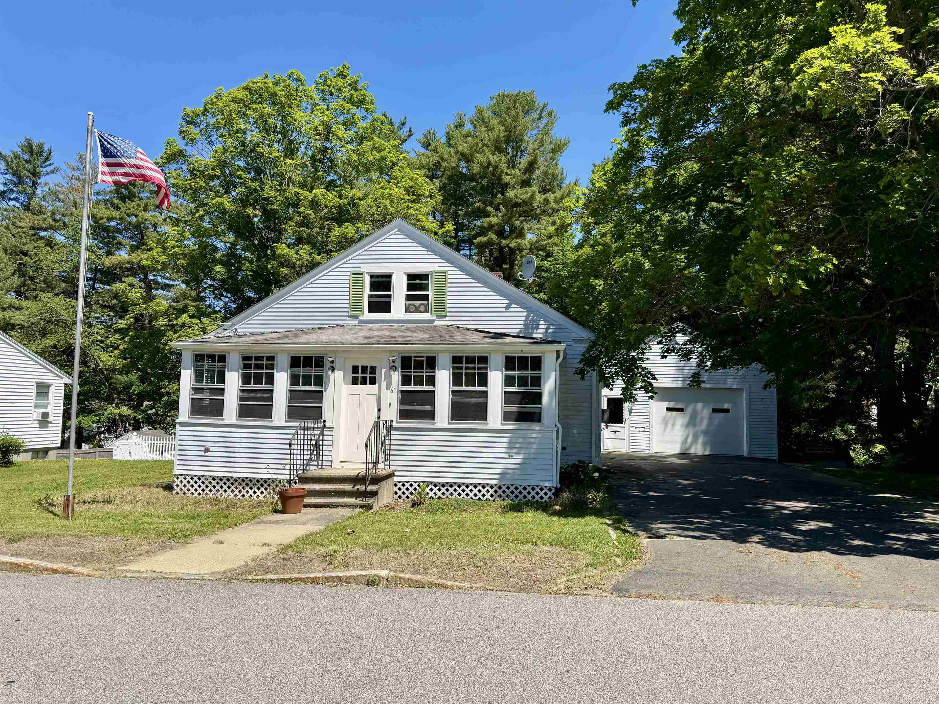 61 Maple St, Somersworth, NH 03878
