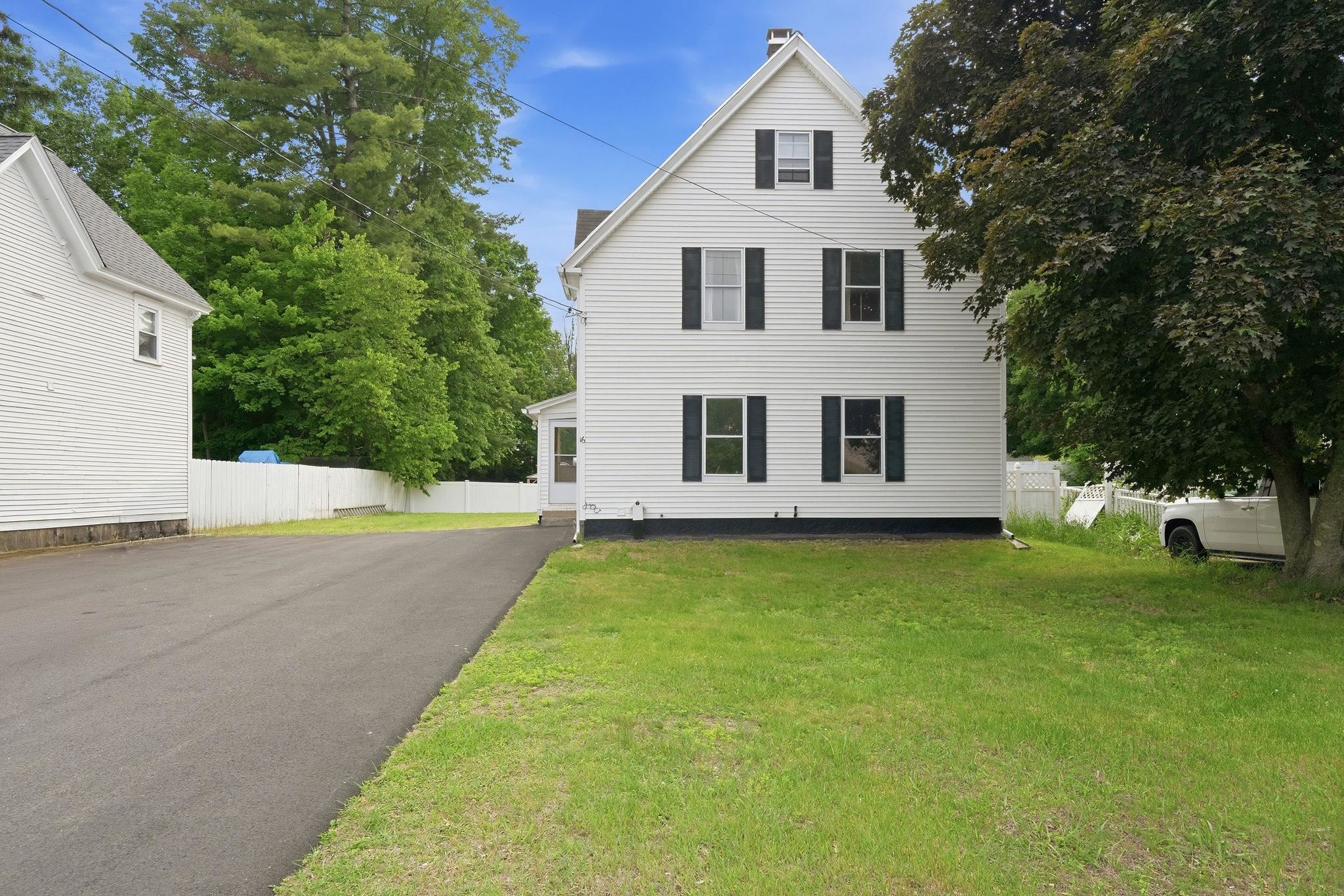 16 Sylvester St, Manchester, NH 03102
