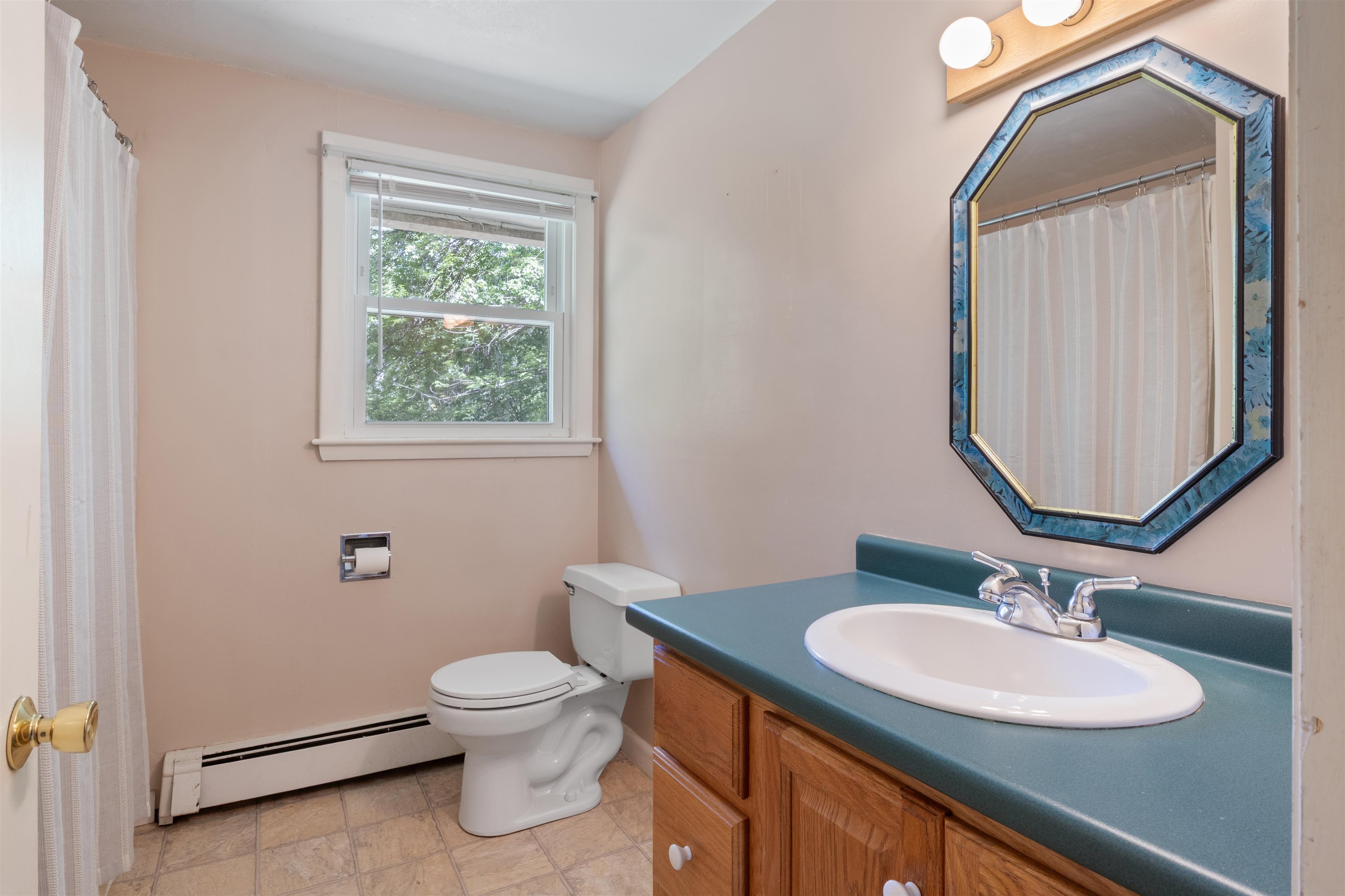 79 Maple St, Somersworth, NH 03878
