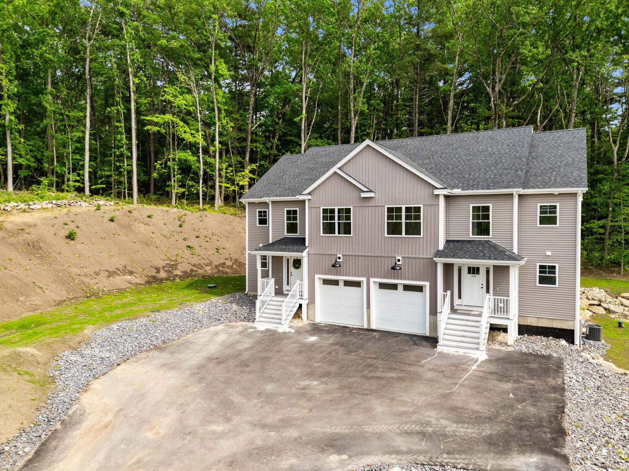 21 Speare Rd #A, Hudson, NH 03051